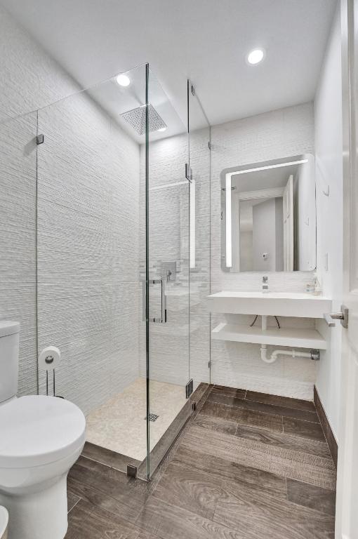 200 NE 14th Avenue Unit: 8