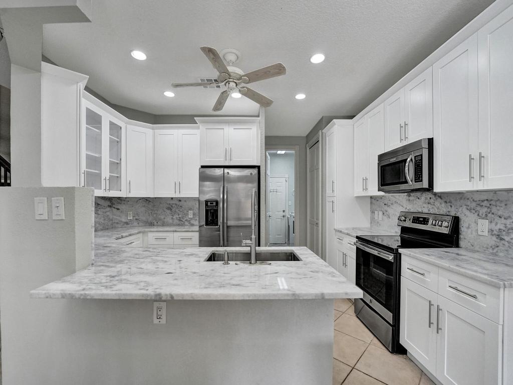 200 NE 14th Avenue Unit: 8