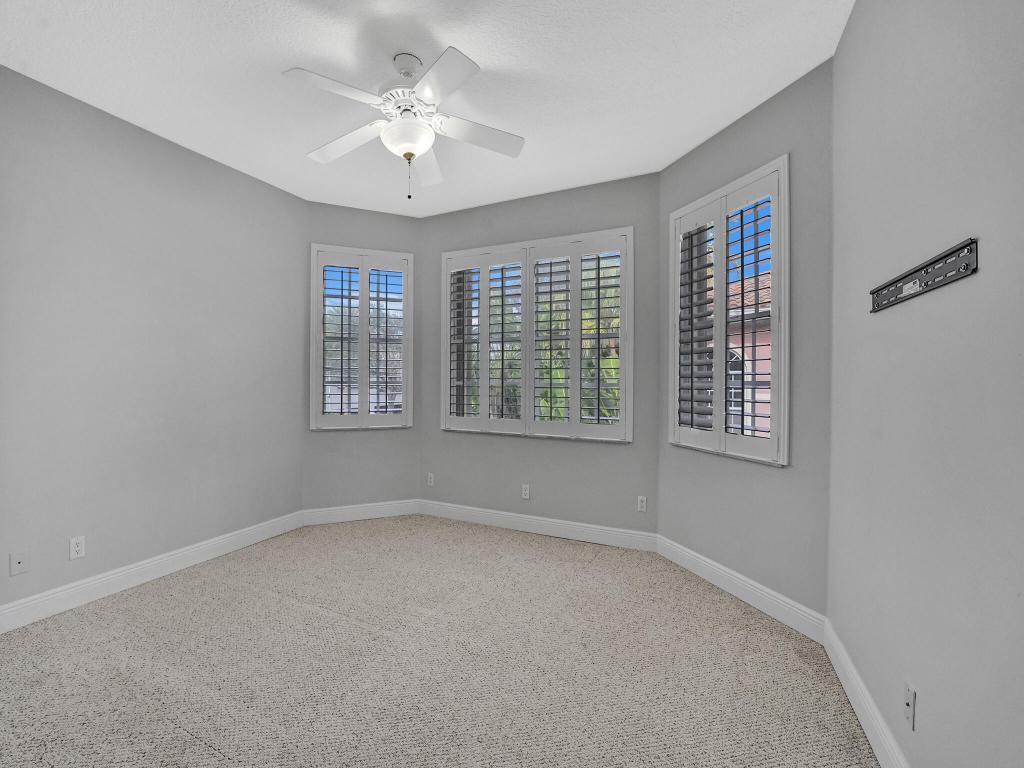 200 NE 14th Avenue Unit: 8