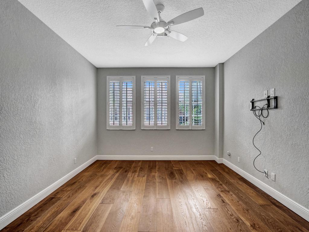 200 NE 14th Avenue Unit: 8