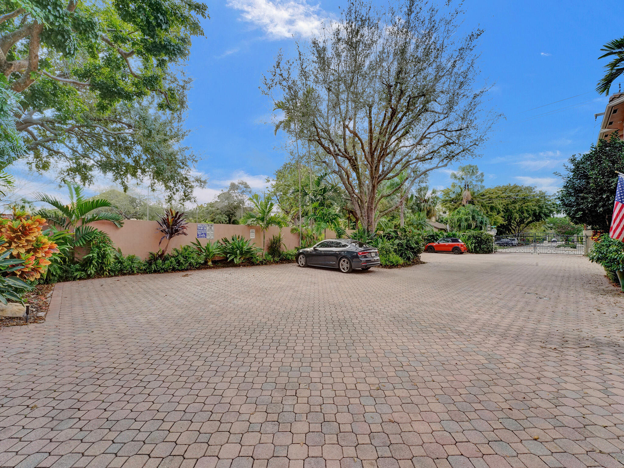 200 NE 14th Avenue Unit: 8