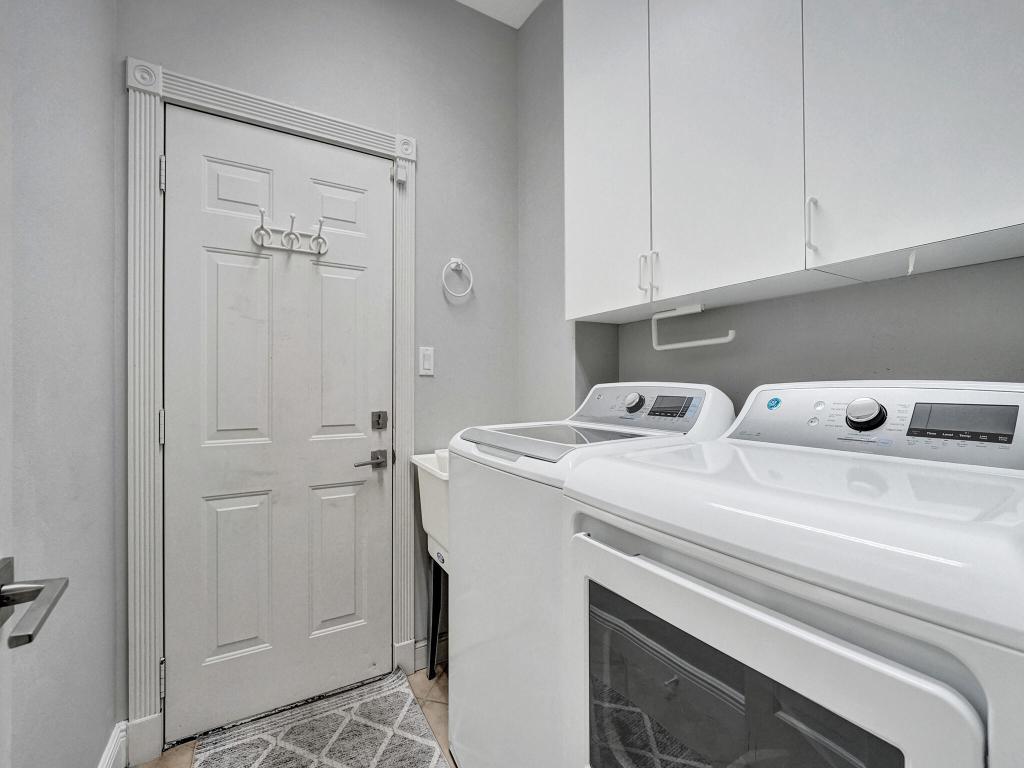 200 NE 14th Avenue Unit: 8