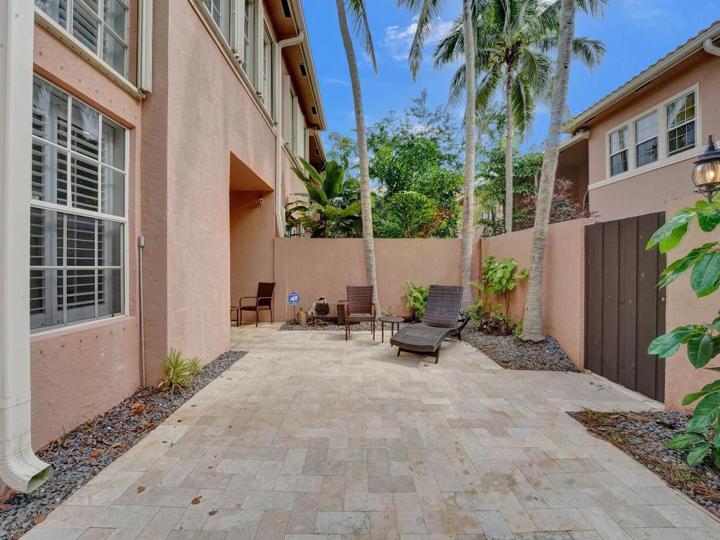 200 NE 14th Avenue Unit: 8