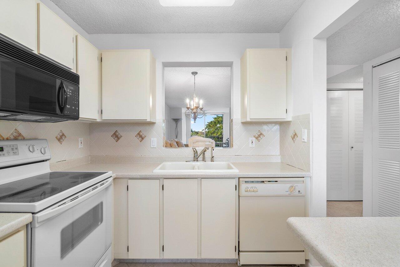 7145 Huntington Lane Unit: 402