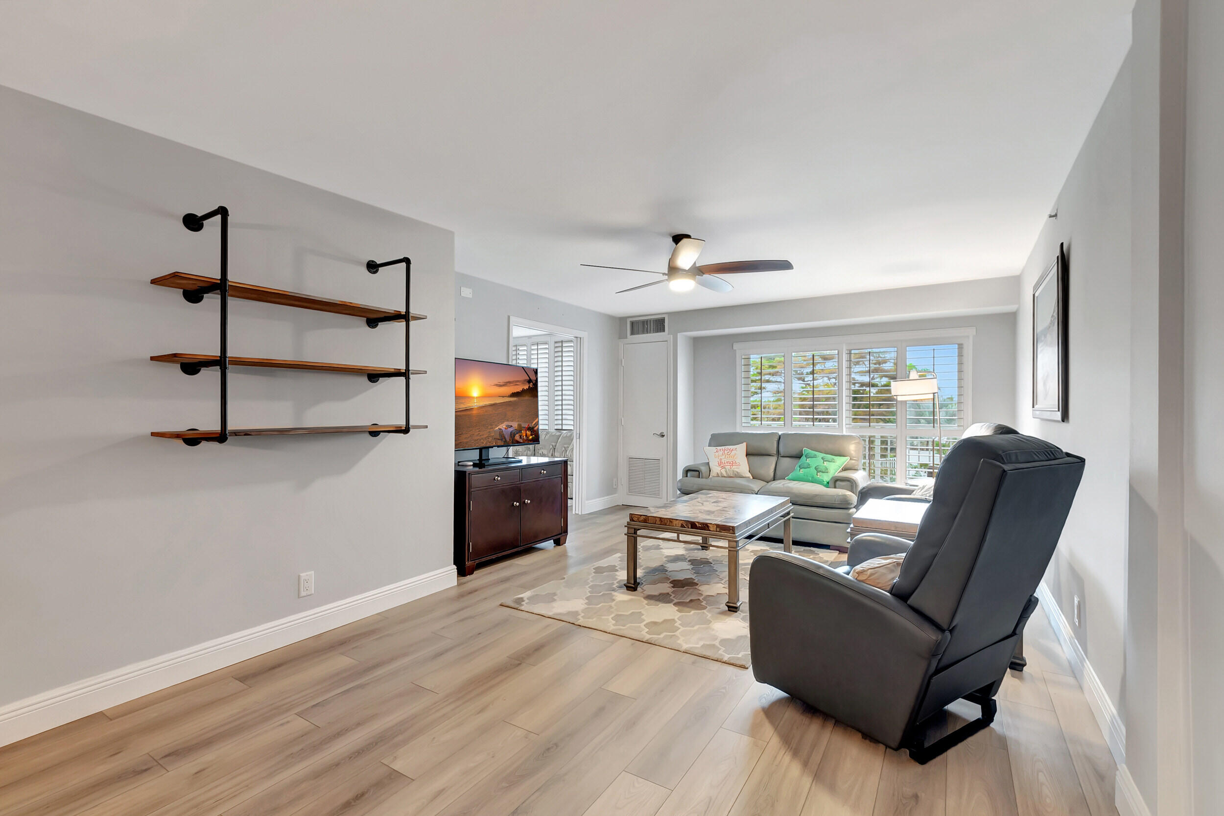 3215 S Ocean Boulevard 102, Highland Beach Unit: 102