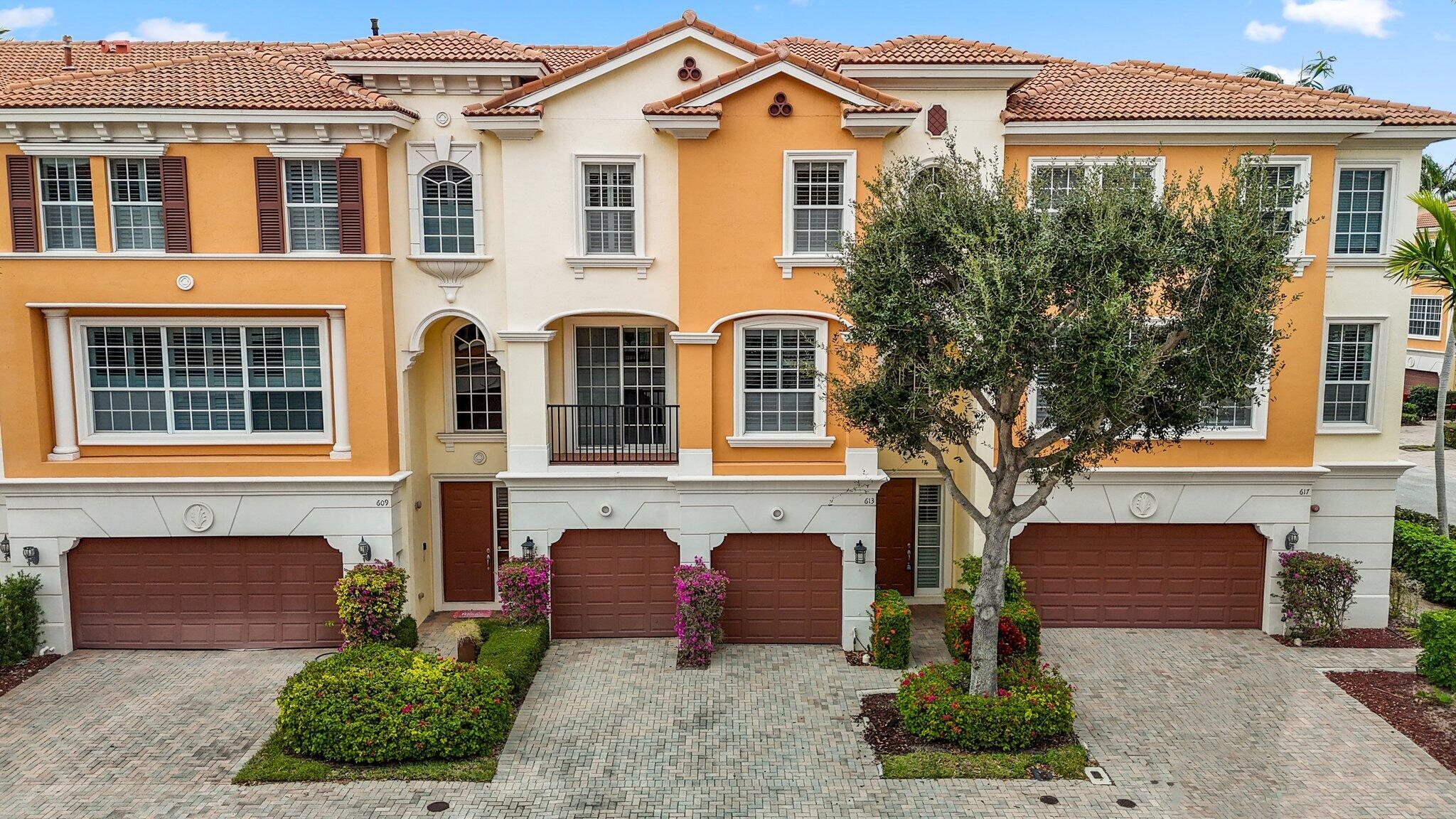 613 NE Francesca Lane