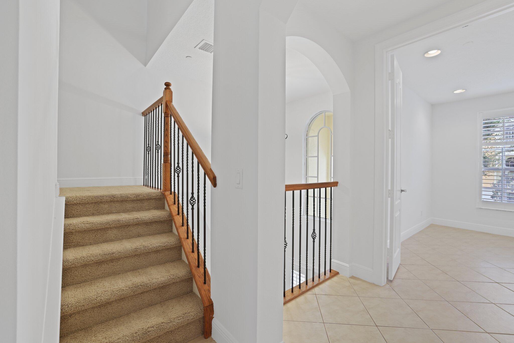 613 NE Francesca Lane