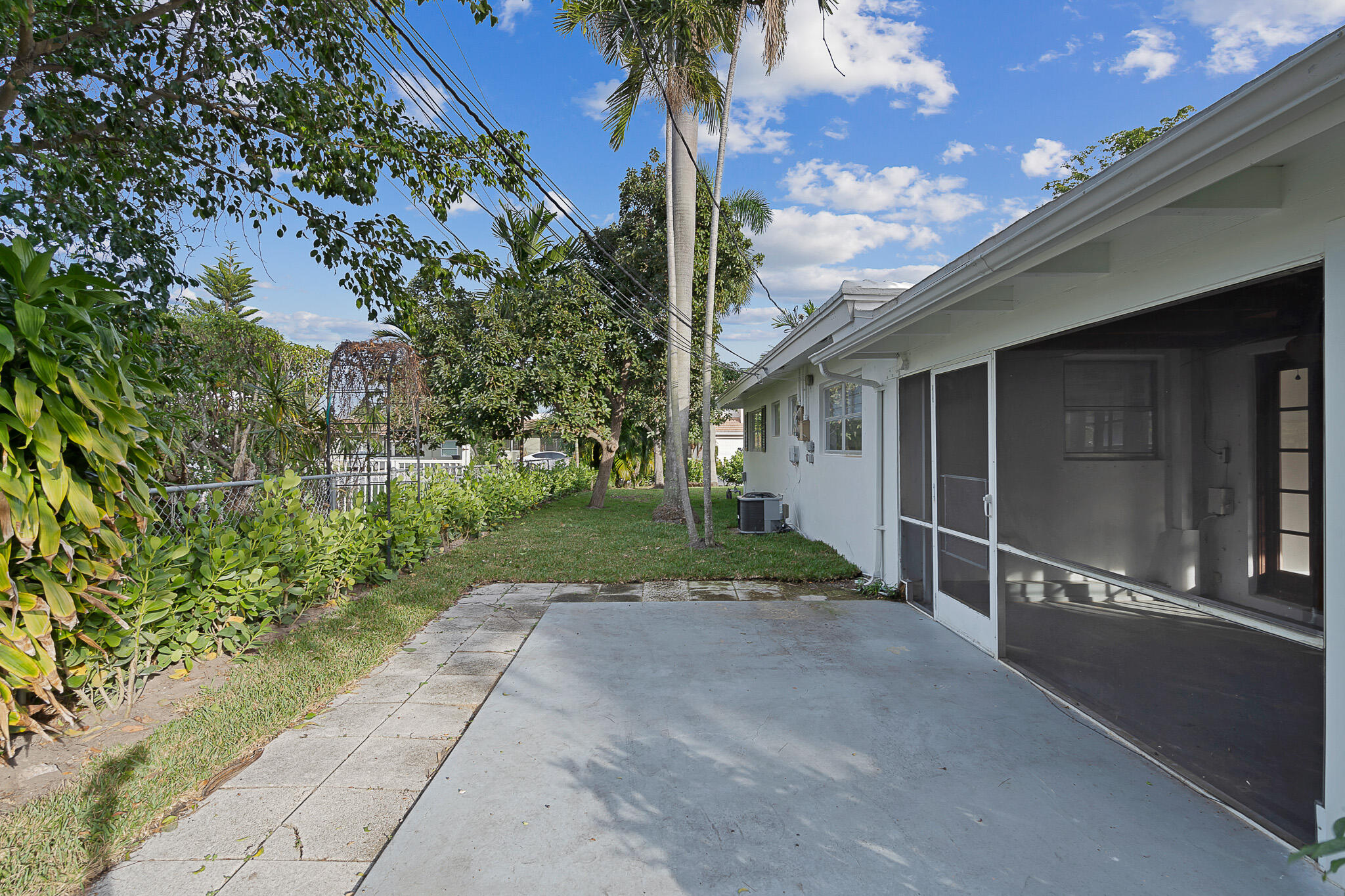 2649 NE 27th Court Unit: 1