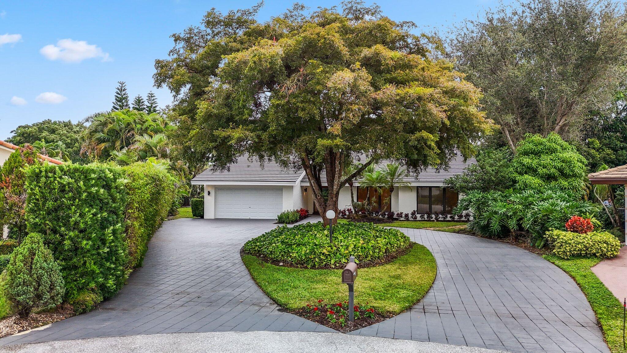 4315 Lakewood Drive