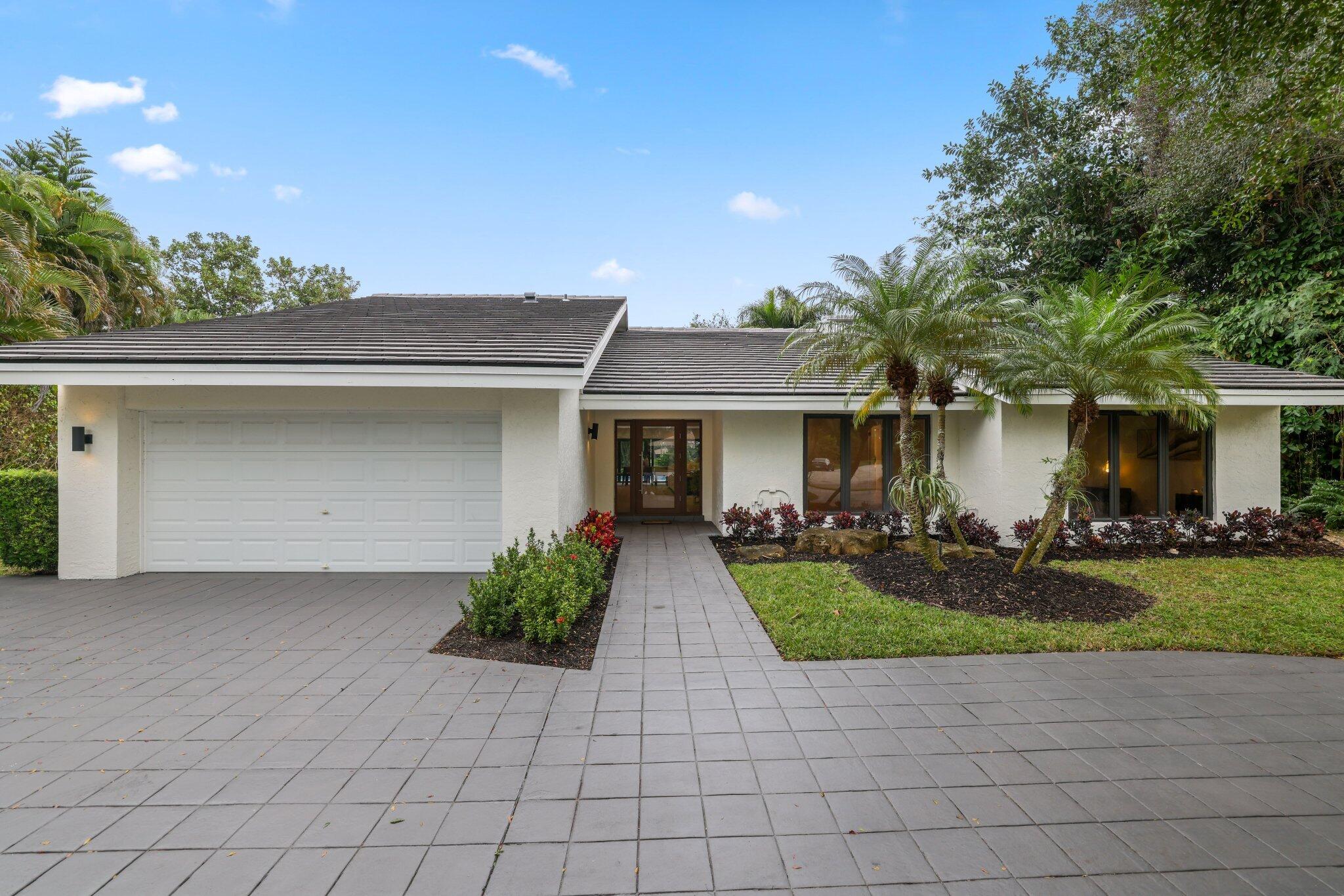 4315 Lakewood Drive