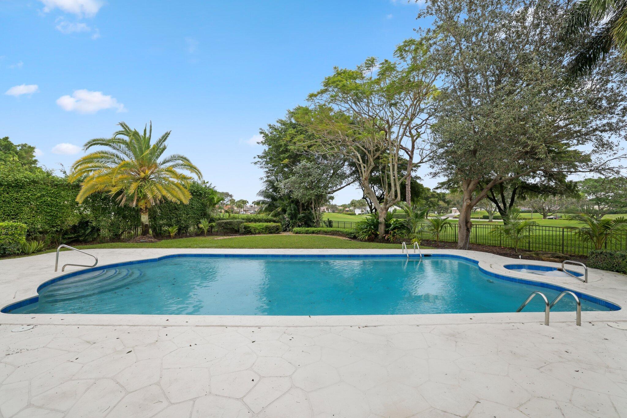 4315 Lakewood Drive