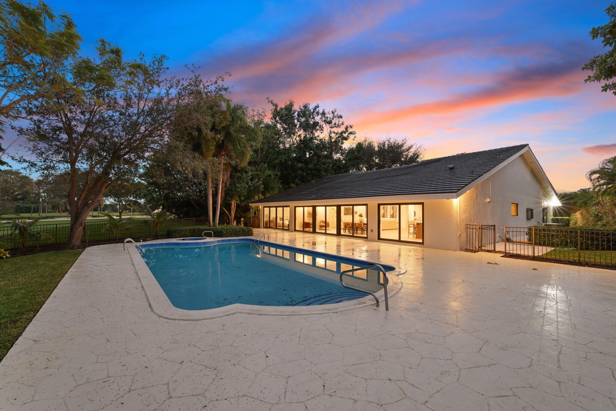 4315 Lakewood Drive