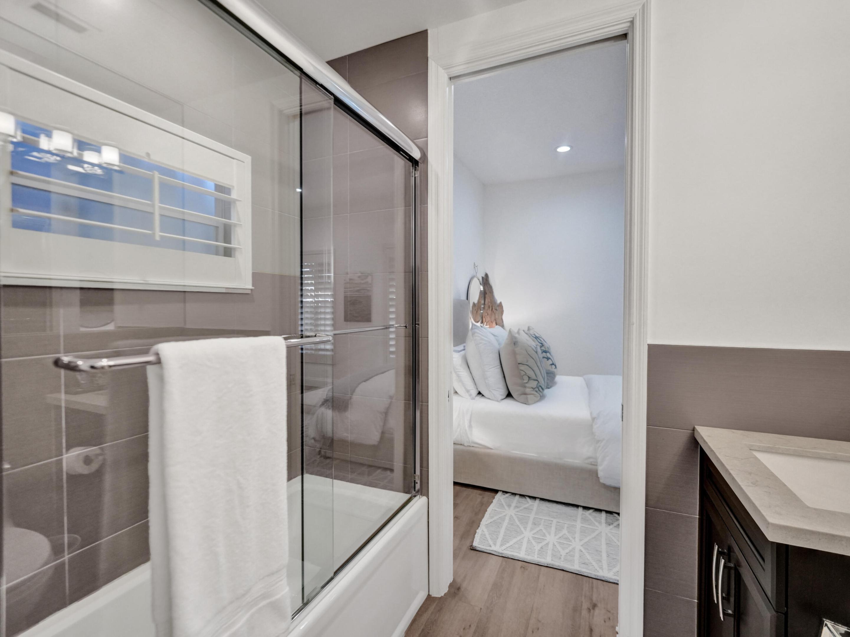 3730 NE 27th Terrace, Lighthouse Point