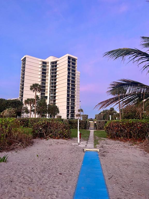 4545 N Ocean Boulevard 2c, Boca Raton Unit: 2c
