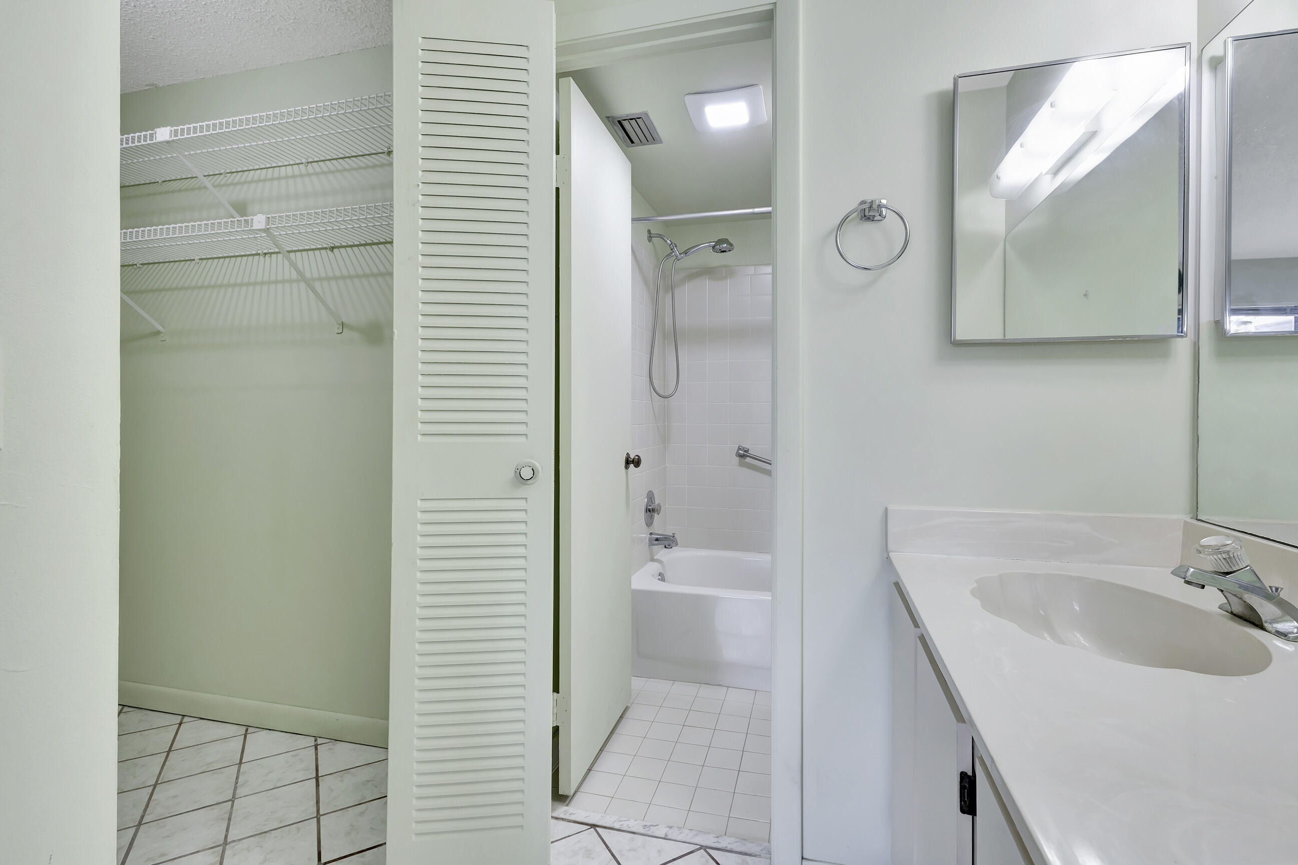 130 Lake Nancy Drive Unit: 106