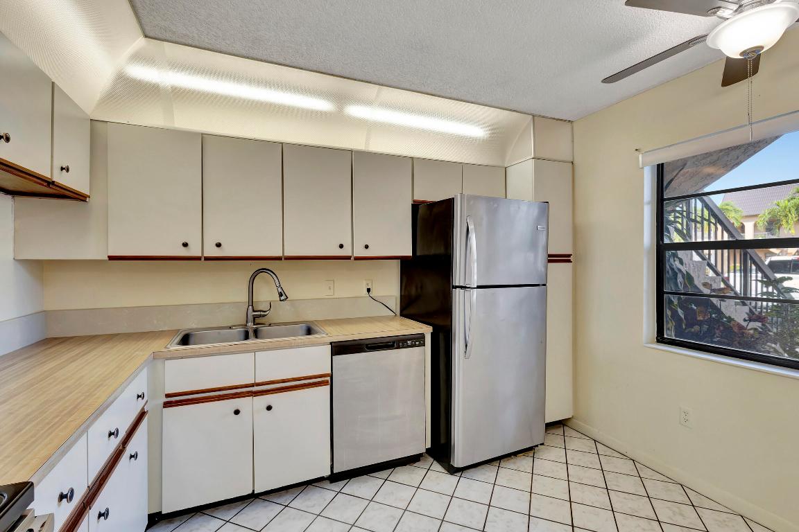 130 Lake Nancy Drive Unit: 106