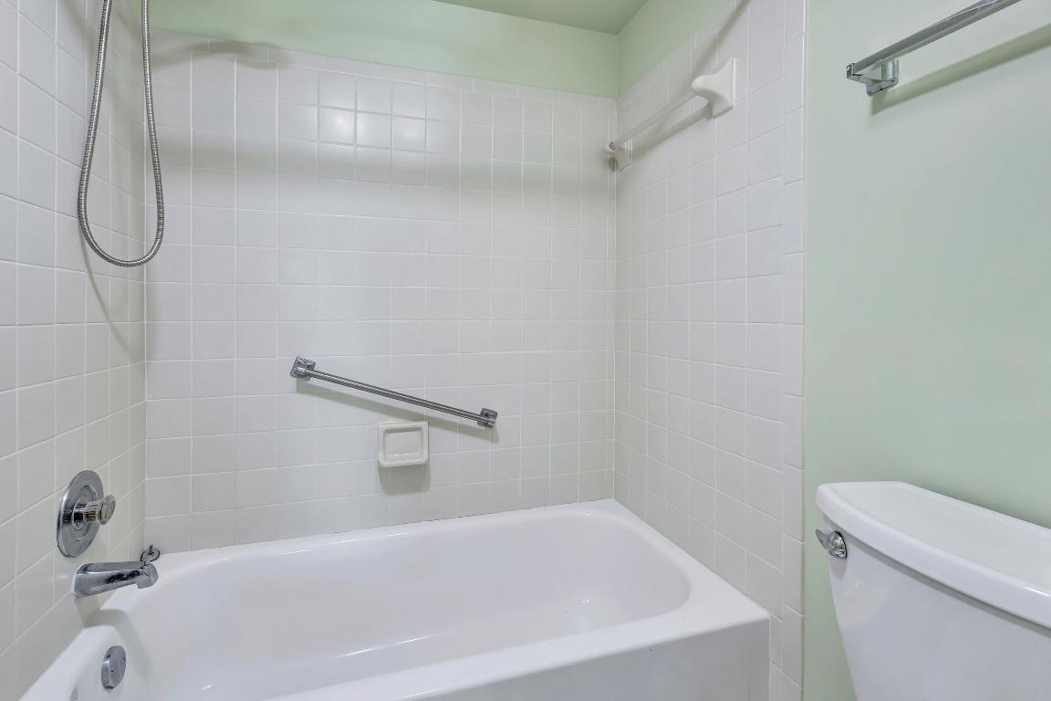 130 Lake Nancy Drive Unit: 106