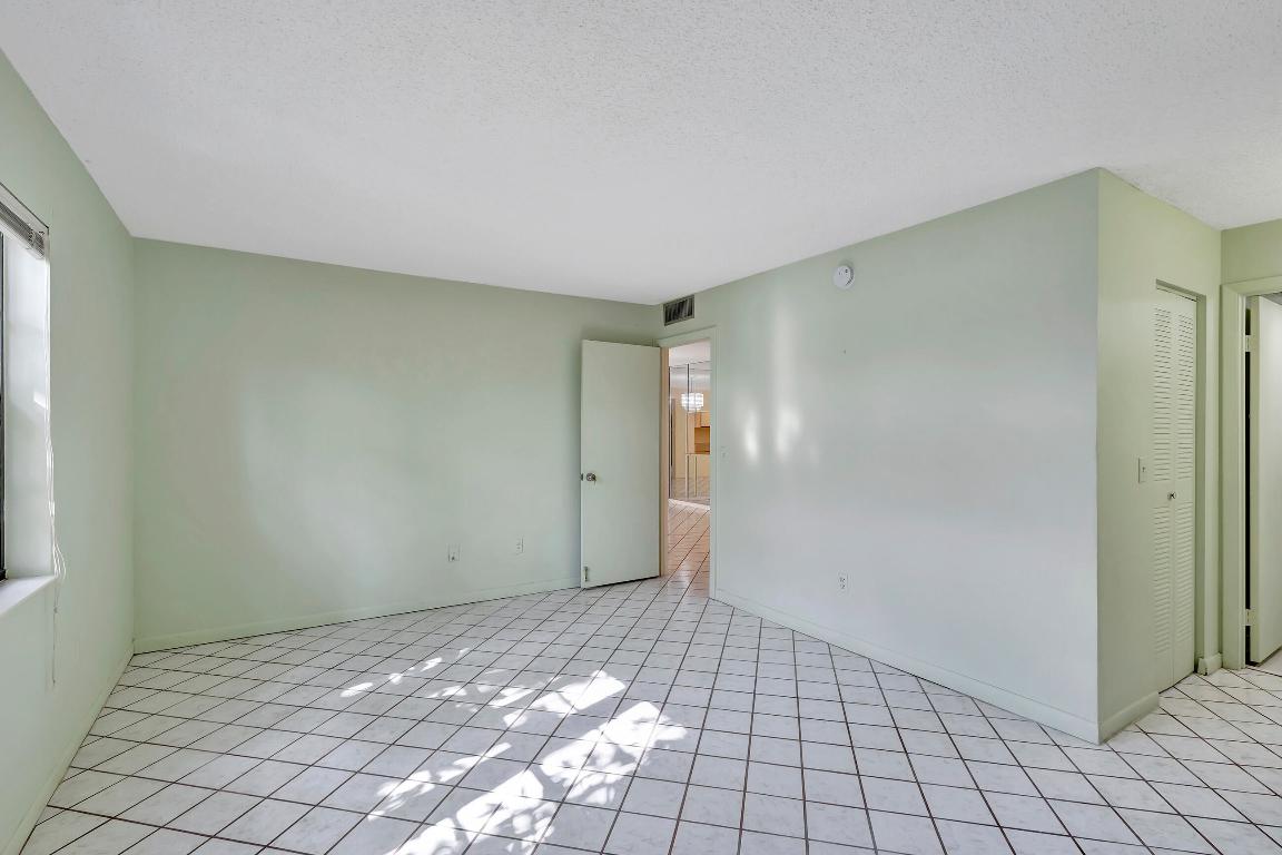 130 Lake Nancy Drive Unit: 106