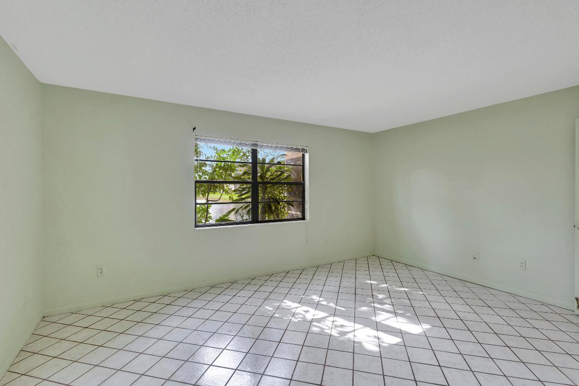 130 Lake Nancy Drive Unit: 106