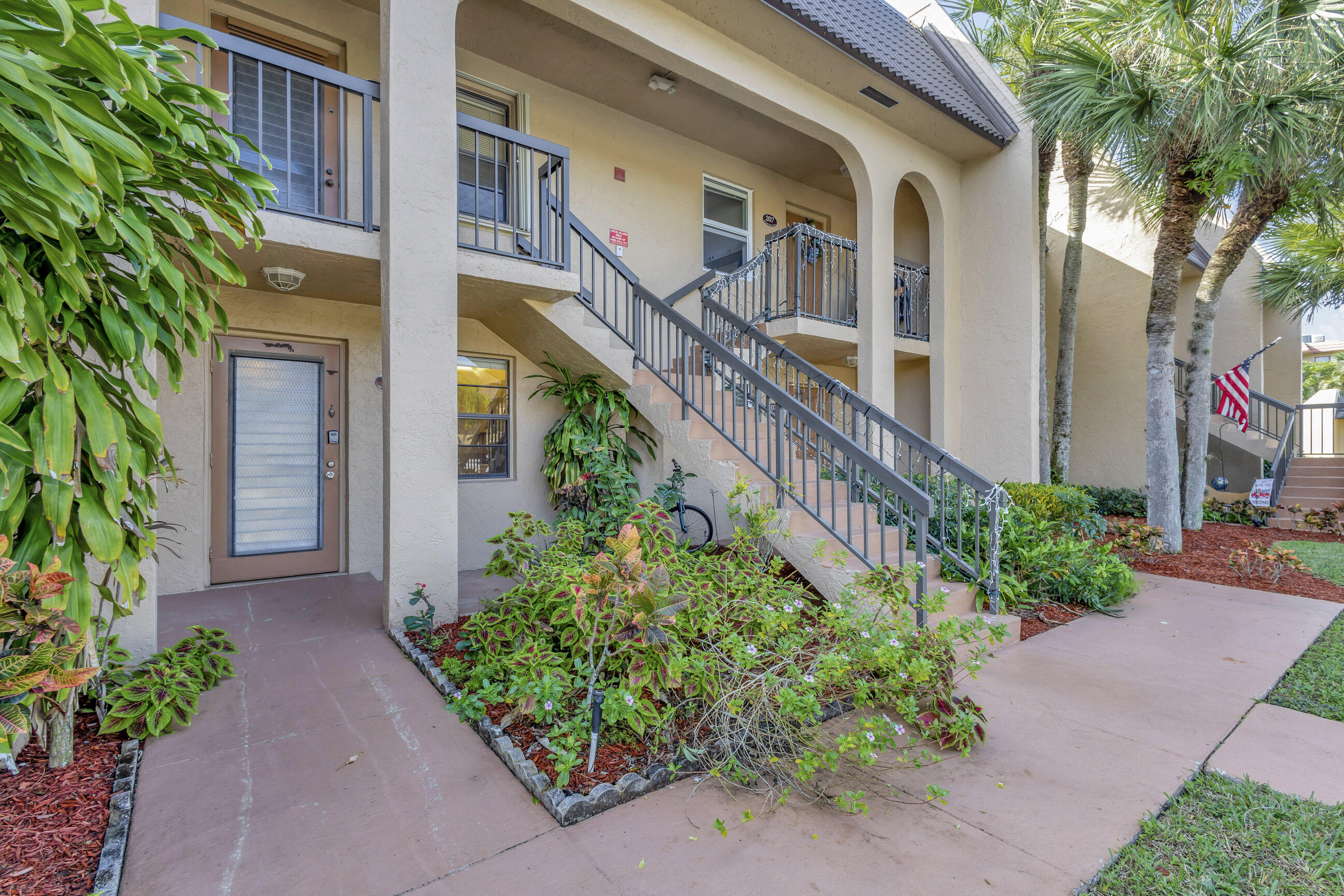 130 Lake Nancy Drive Unit: 106