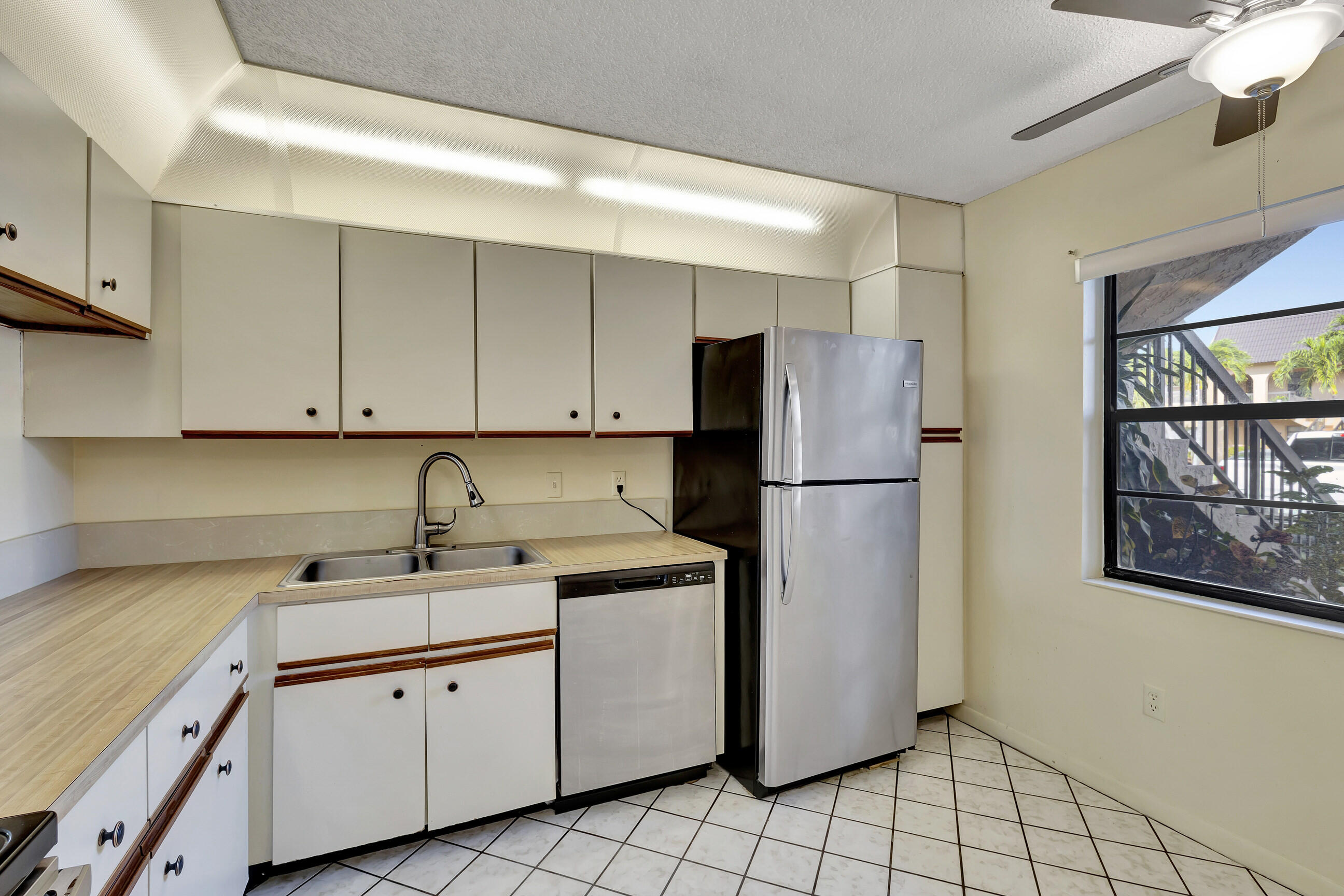 130 Lake Nancy Drive Unit: 106