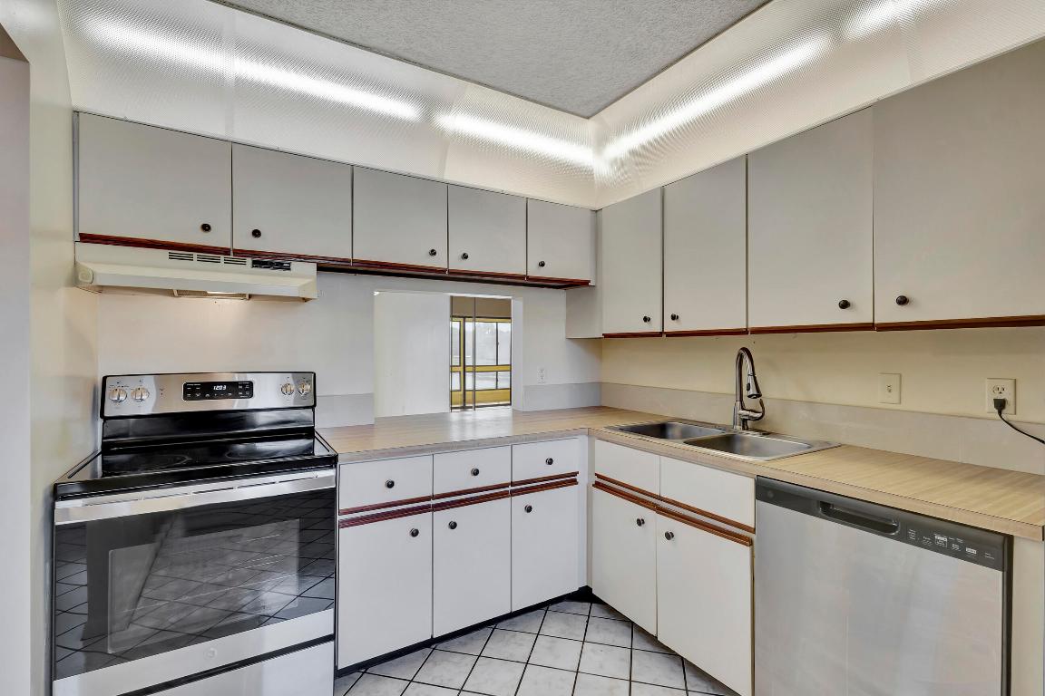 130 Lake Nancy Drive Unit: 106