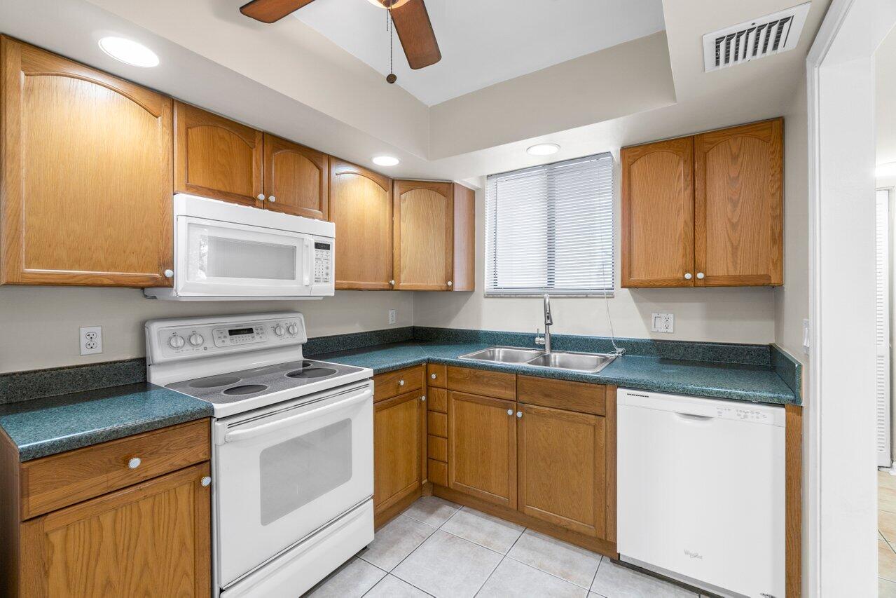 5981 Via Vermilya 201, Lake Worth Unit: 201
