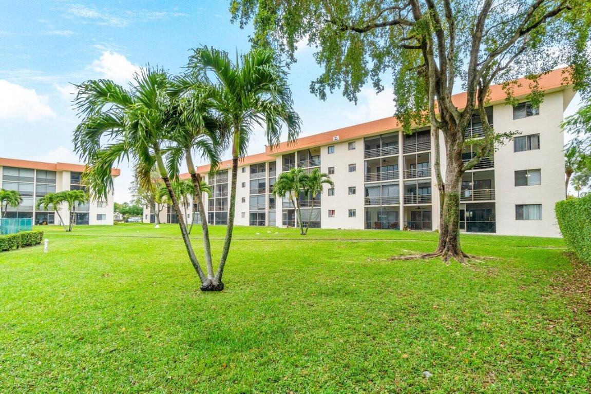 5981 Via Vermilya 201, Lake Worth Unit: 201