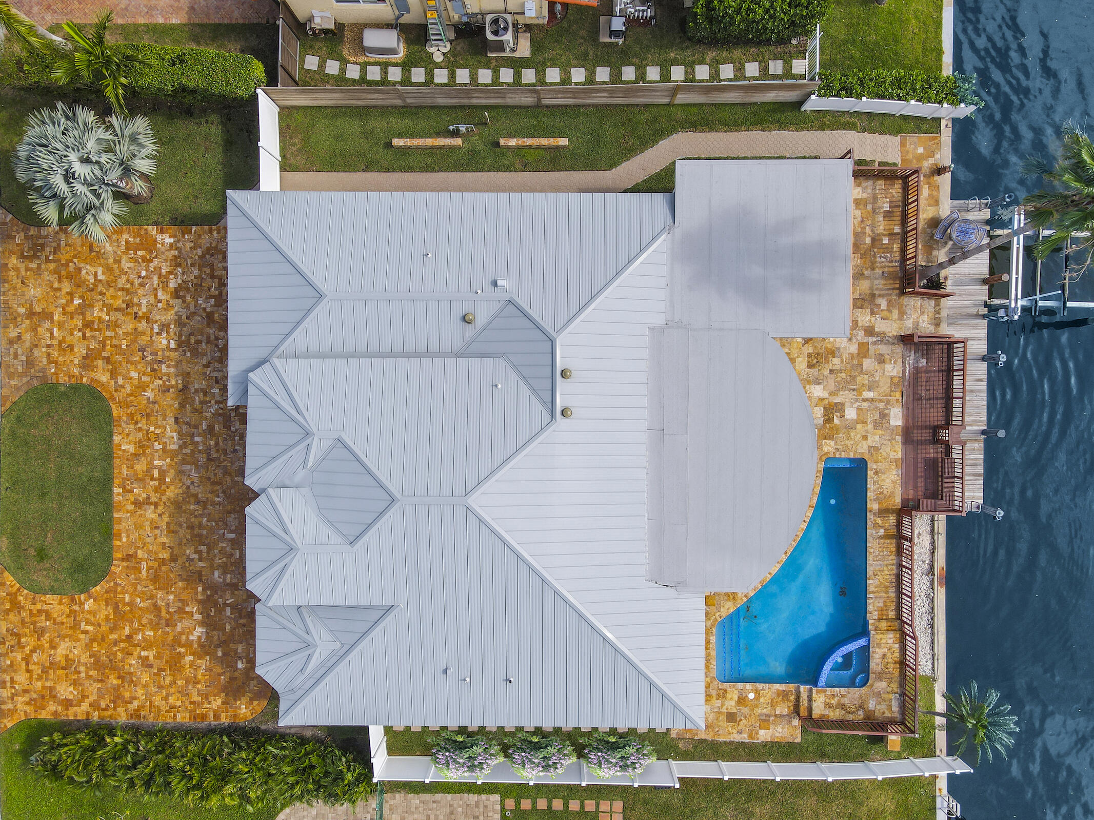 680 NE Harbour Drive