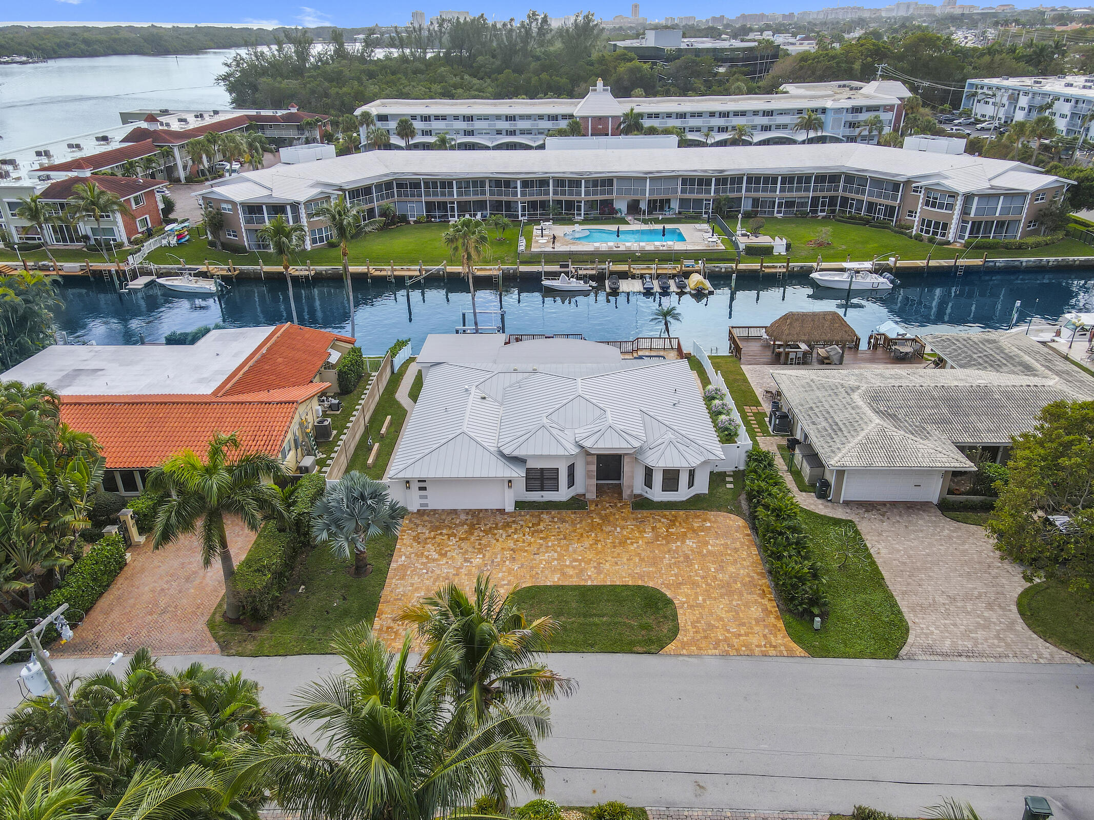 680 NE Harbour Drive