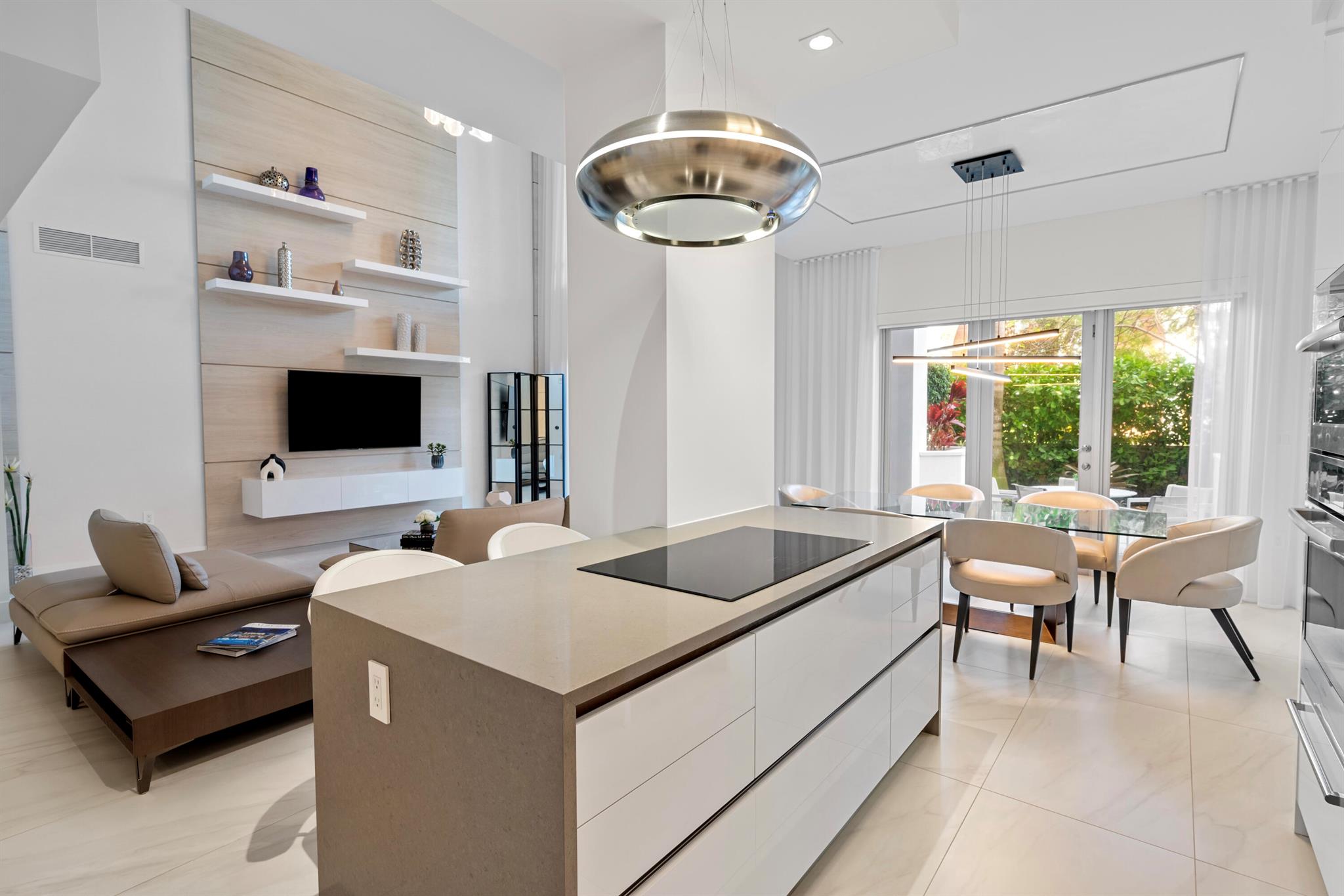 155 E Boca Raton Road Unit: Th2