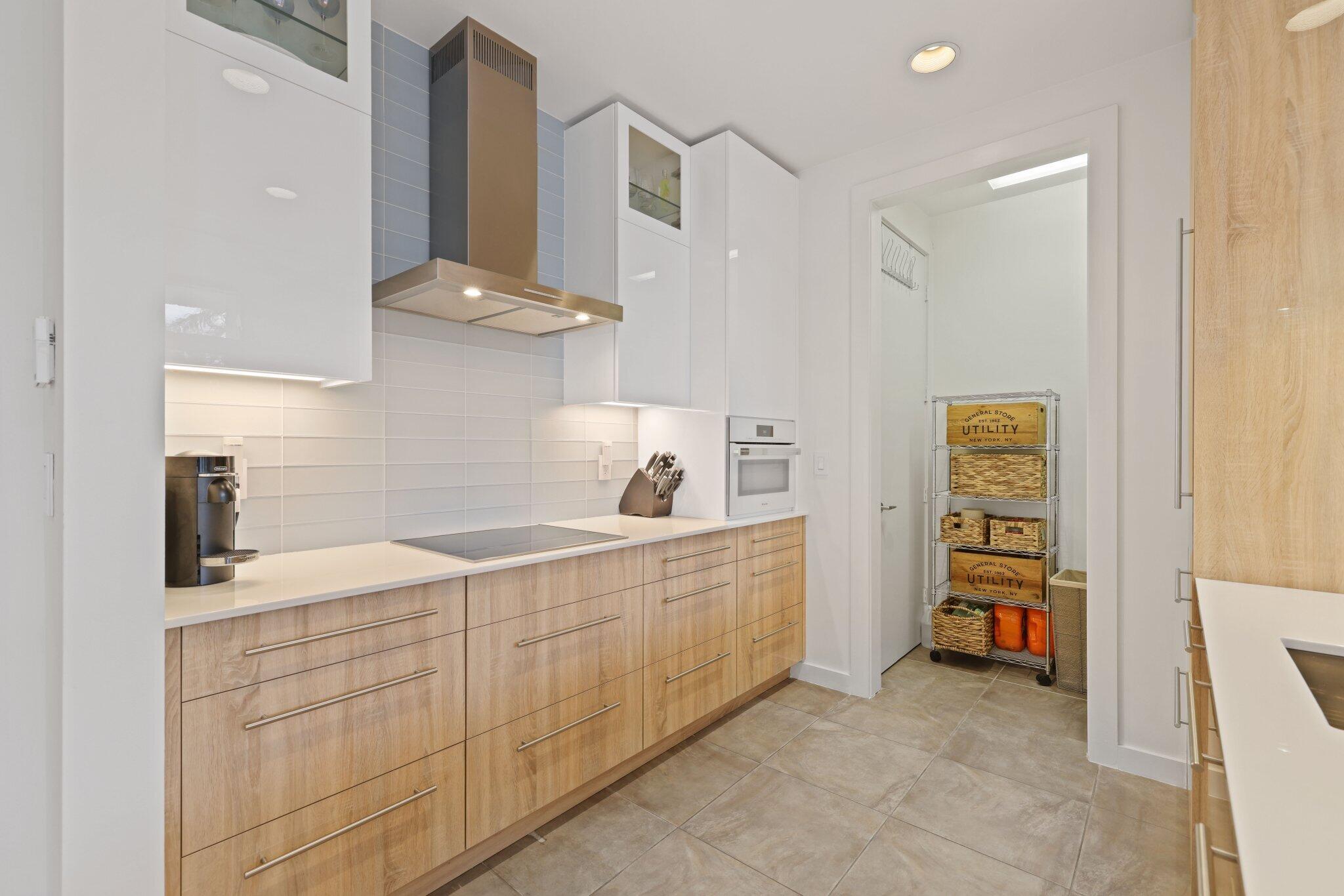 335 SE 6th Avenue Unit: 212