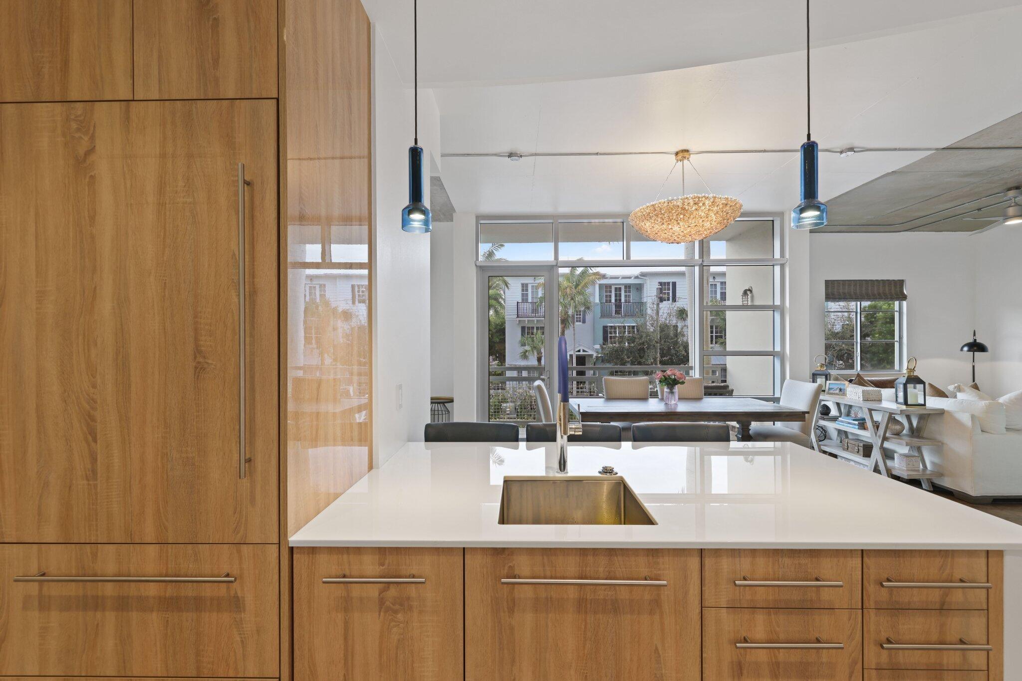 335 SE 6th Avenue Unit: 212