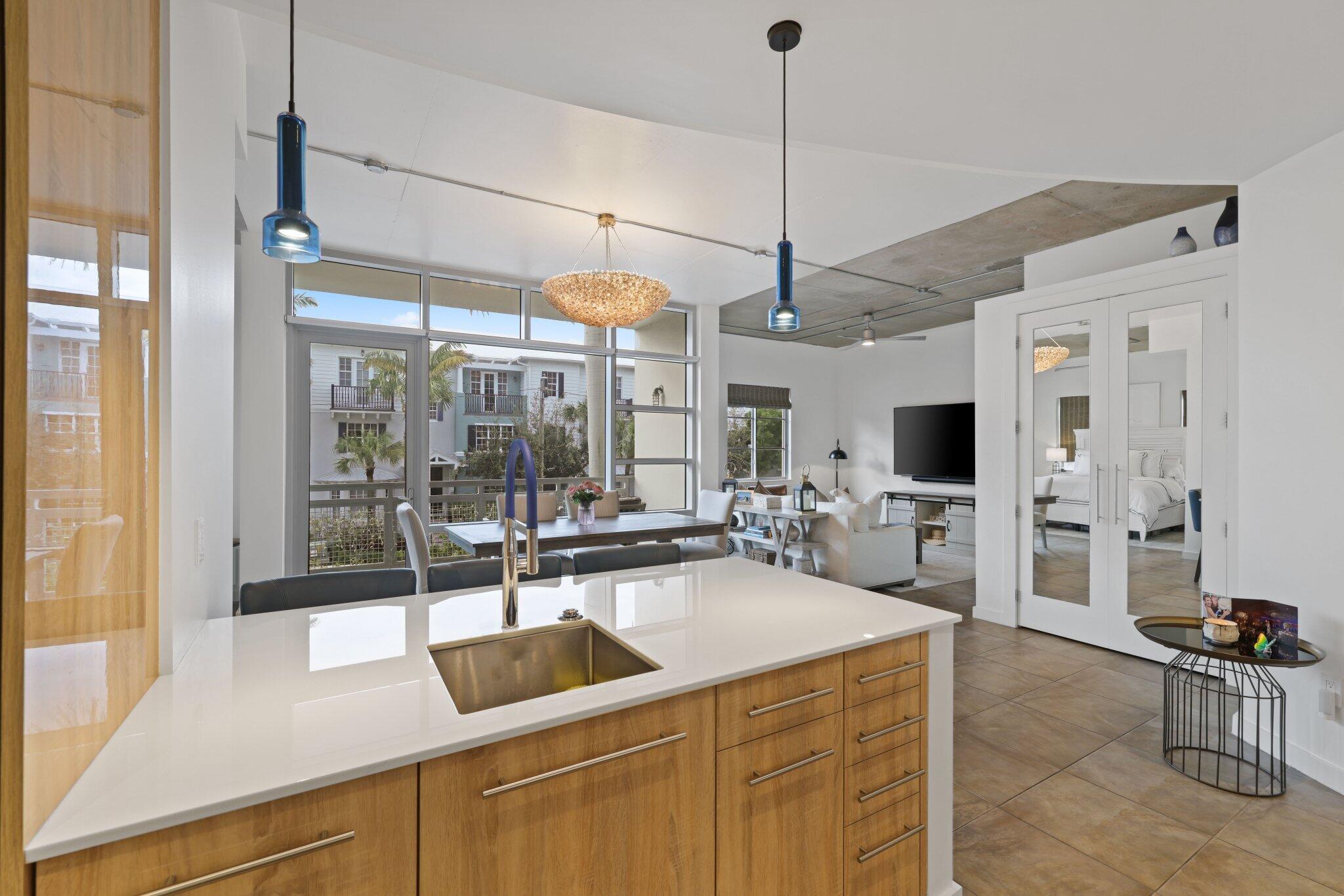 335 SE 6th Avenue Unit: 212
