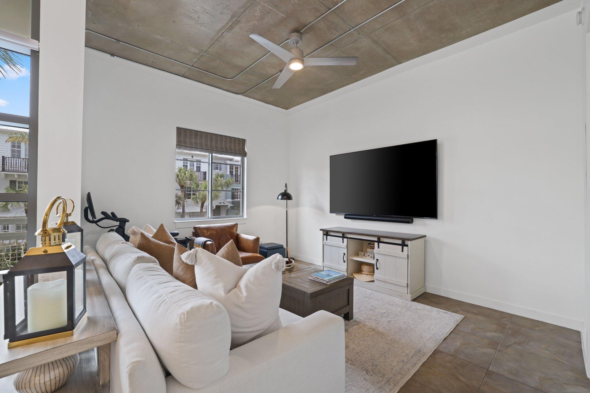 335 SE 6th Avenue Unit: 212