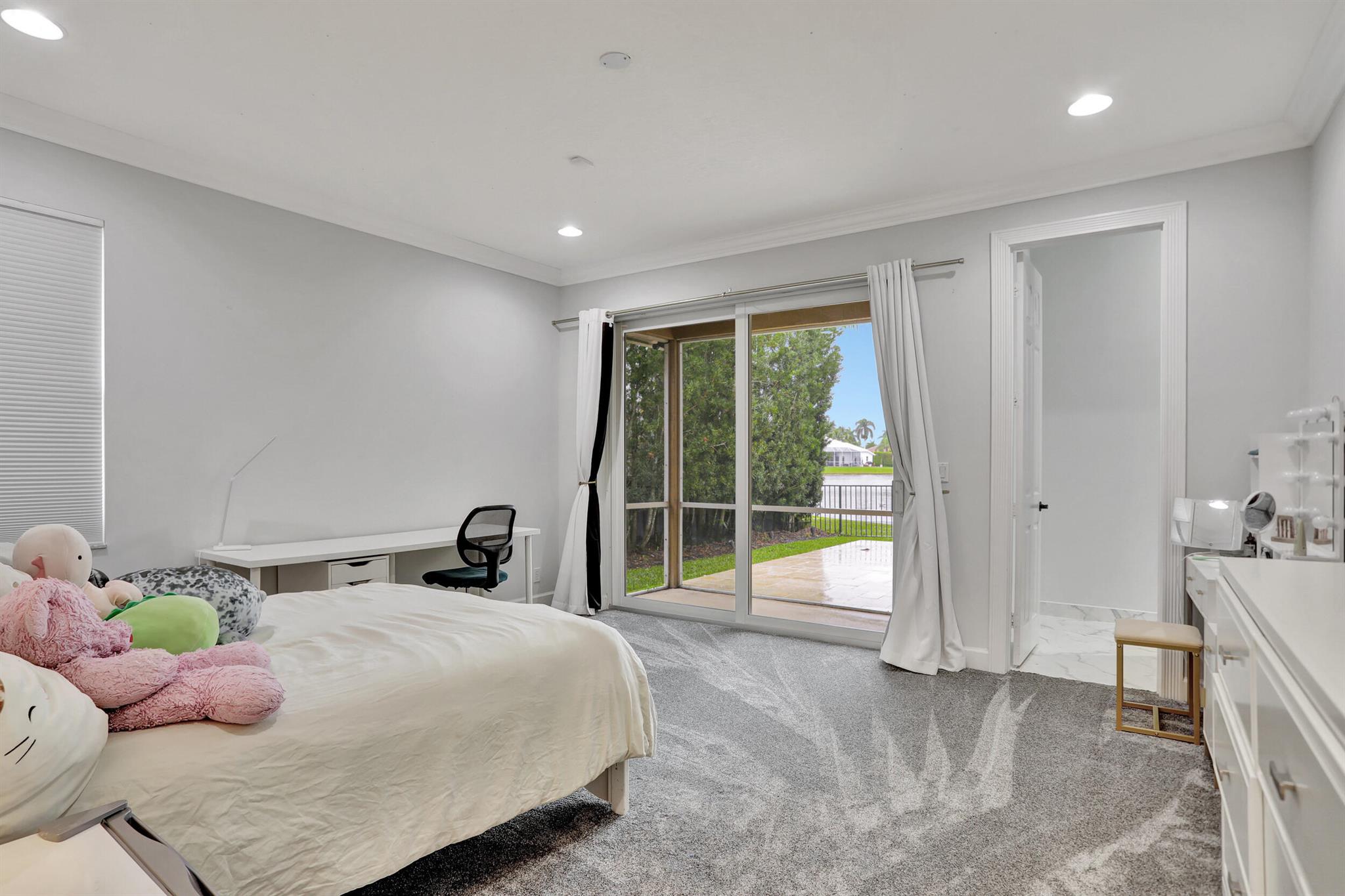 21359 Falls Ridge Way