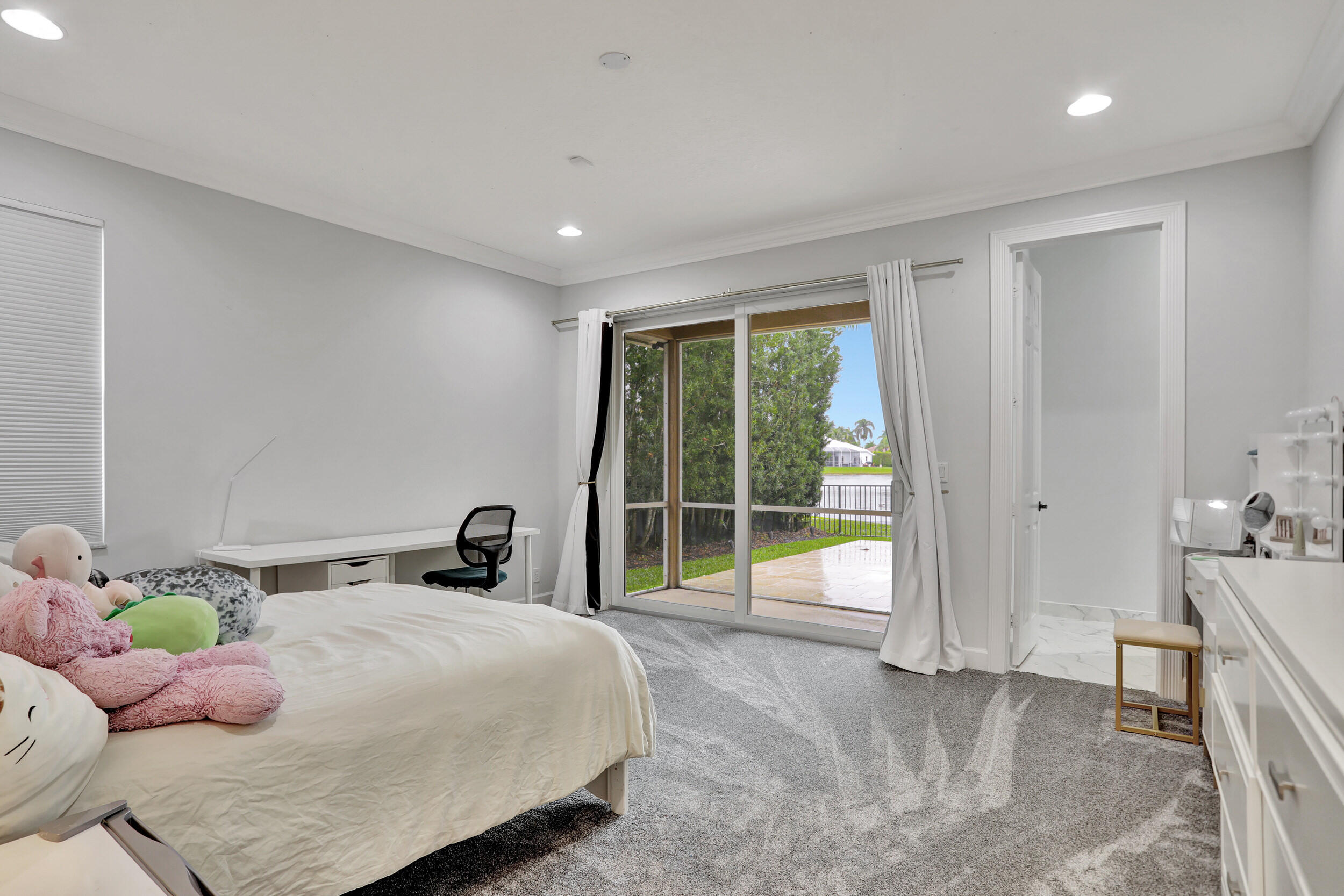 21359 Falls Ridge Way