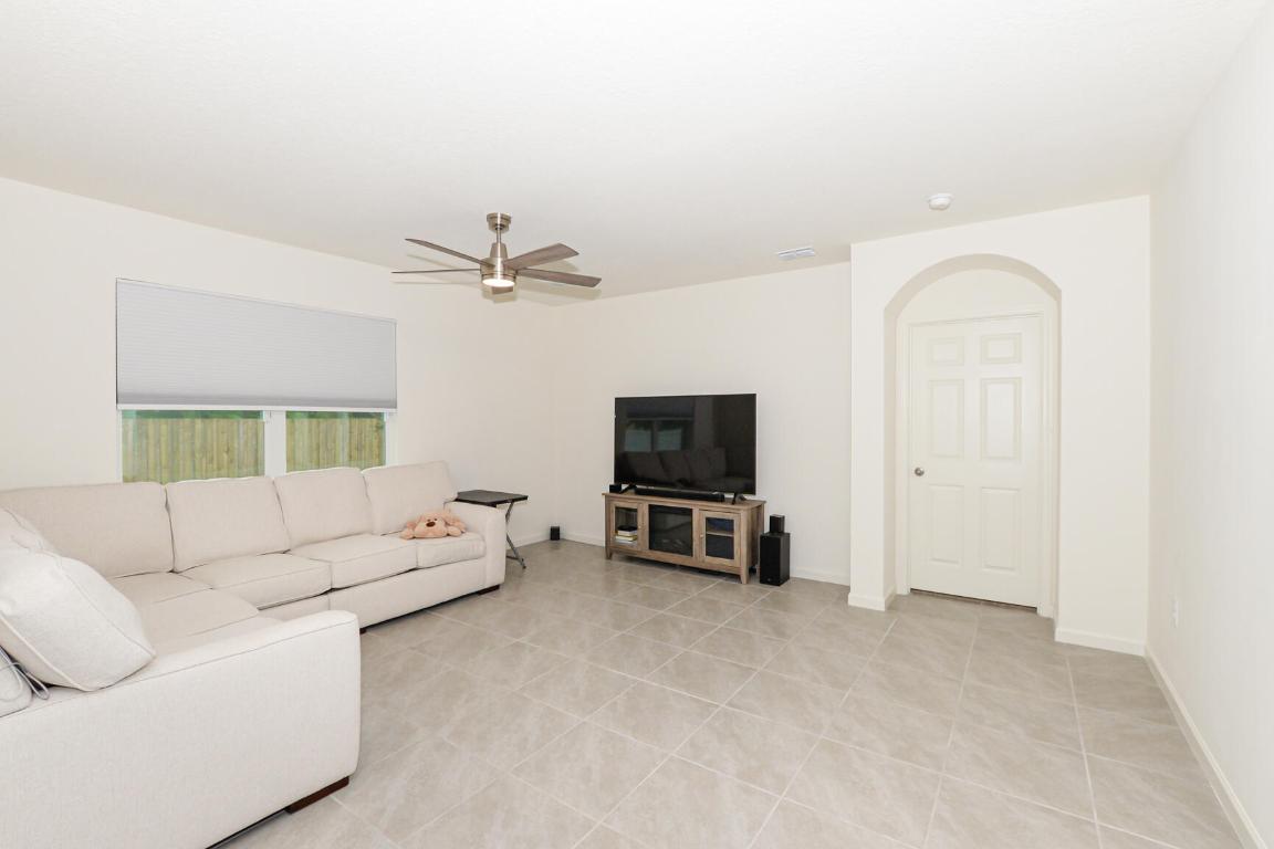 2402 SE Gillette Avenue, Port St. Lucie