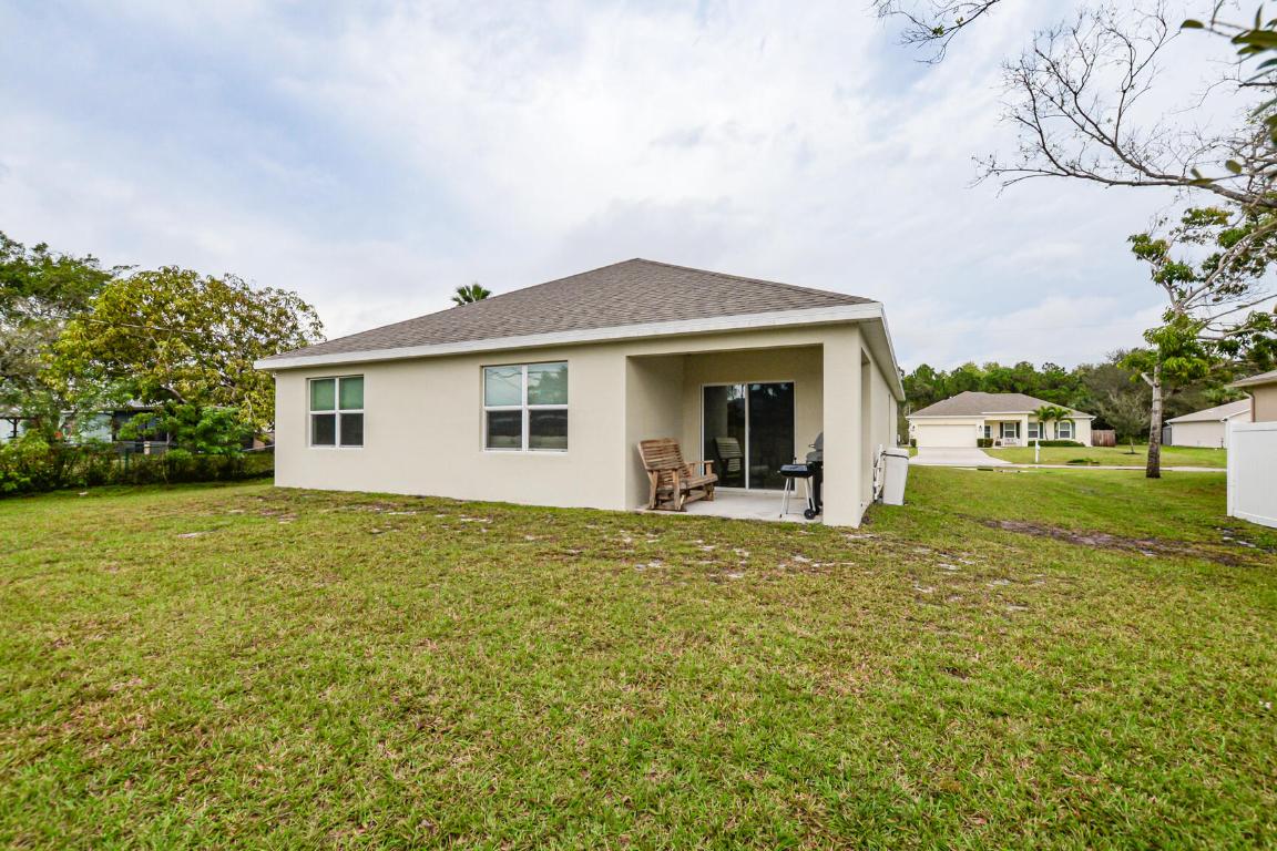 2402 SE Gillette Avenue, Port St. Lucie
