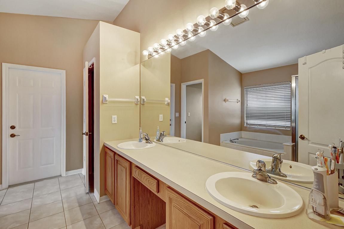 849 NW Waterlily Place, Jensen Beach