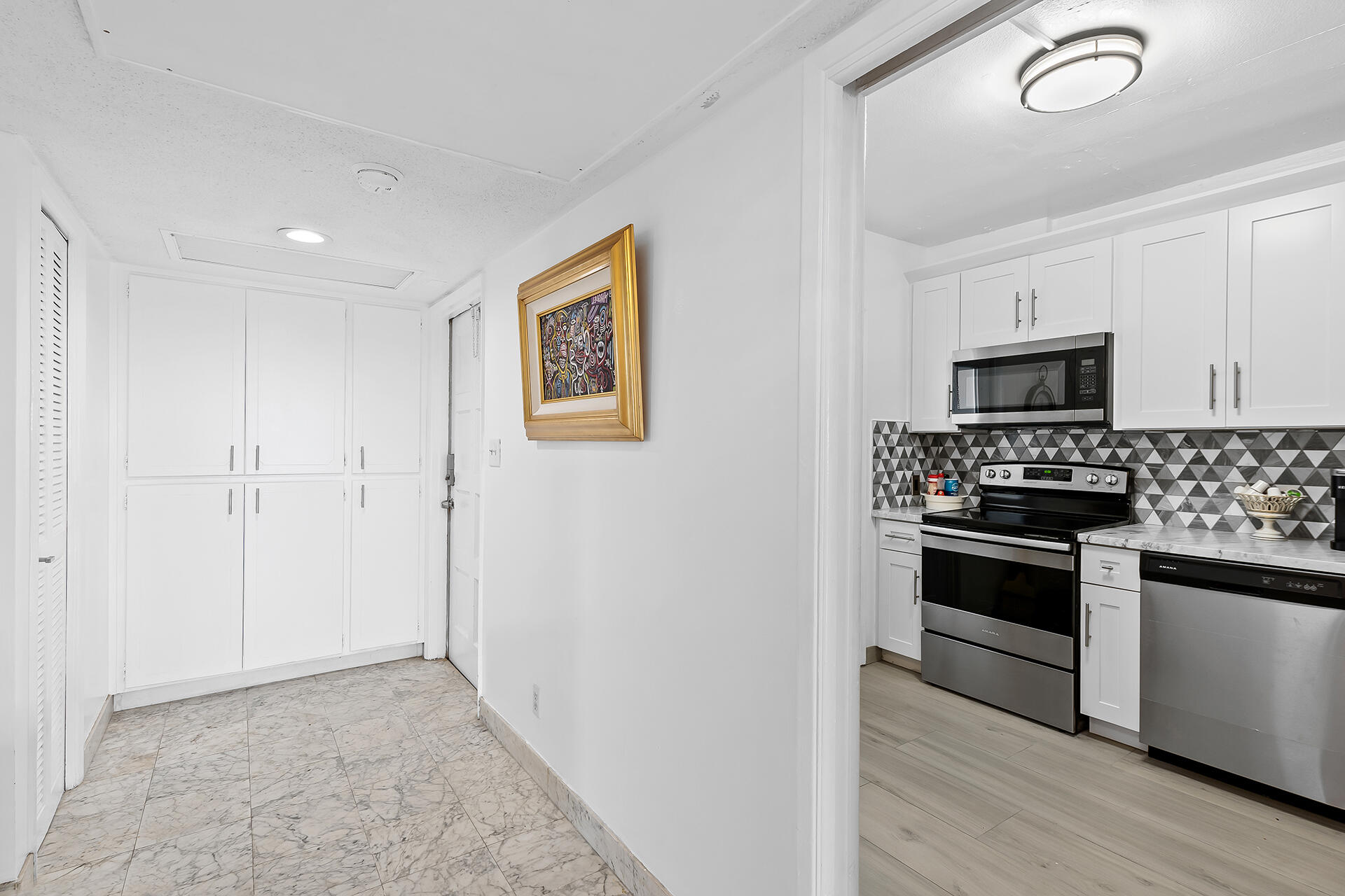 3200 N Palm Aire Drive Unit: 901