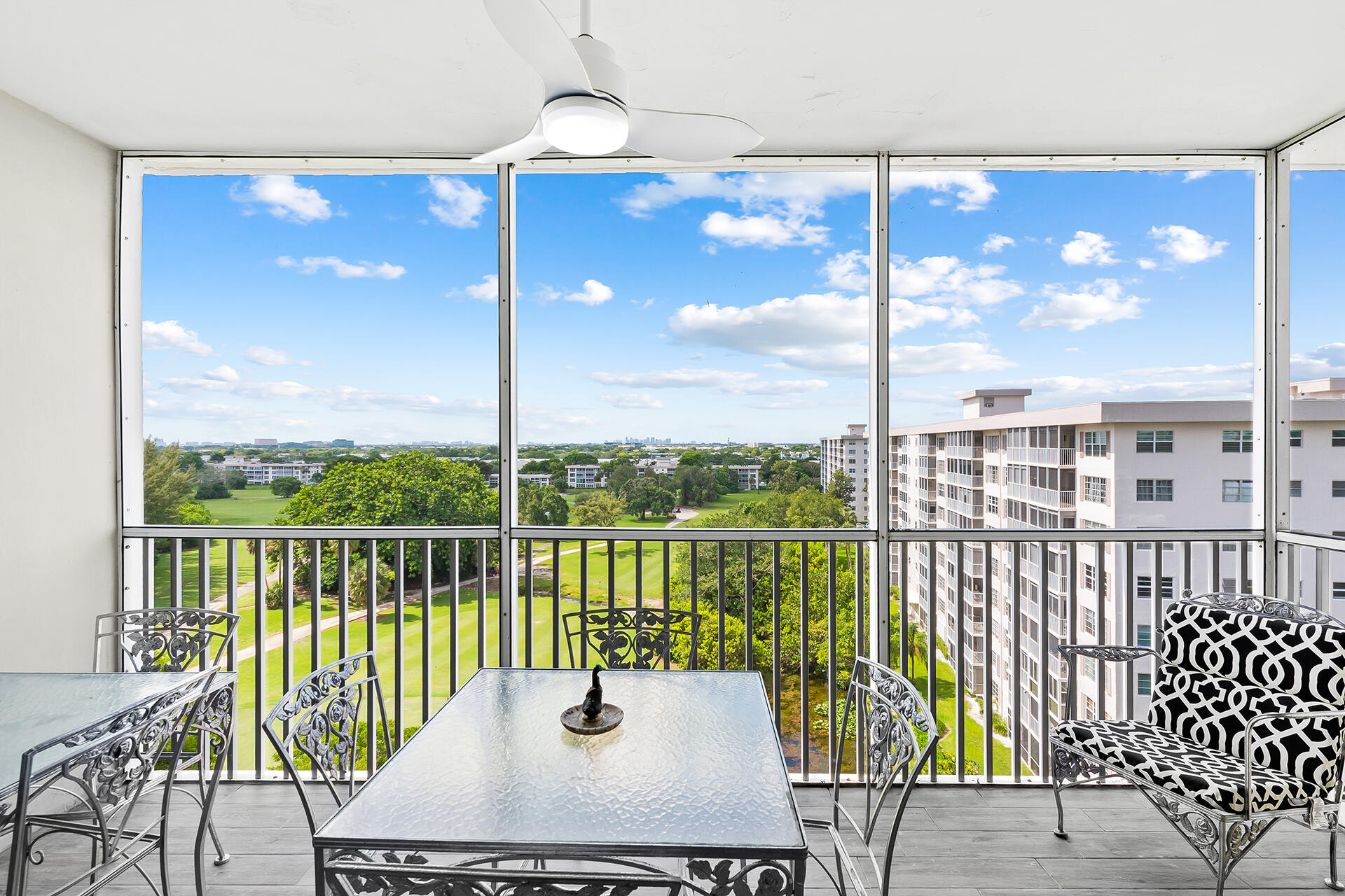 3200 N Palm Aire Drive Unit: 901