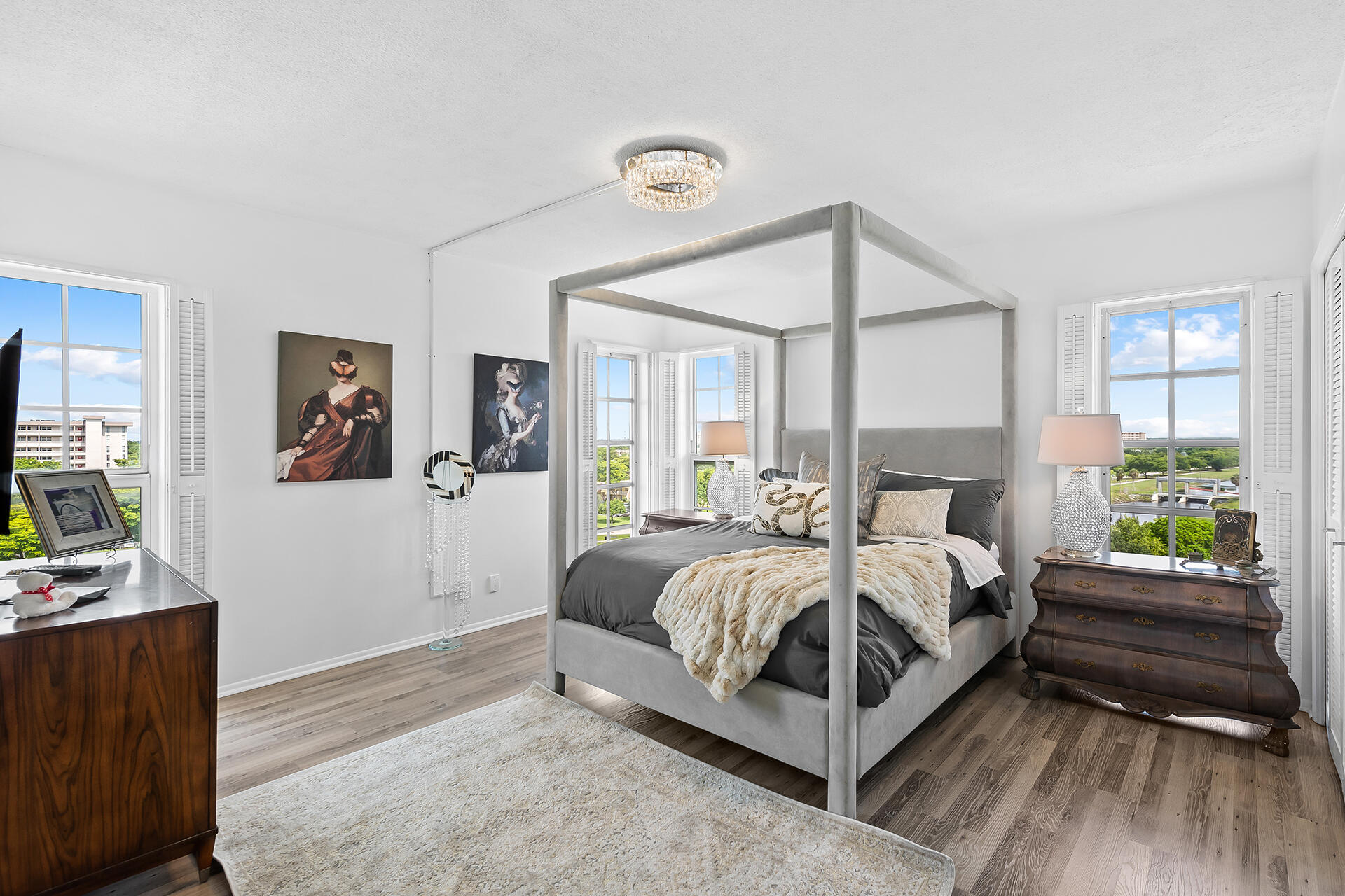 3200 N Palm Aire Drive Unit: 901