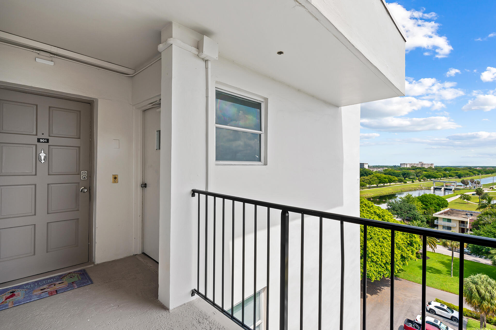 3200 N Palm Aire Drive Unit: 901