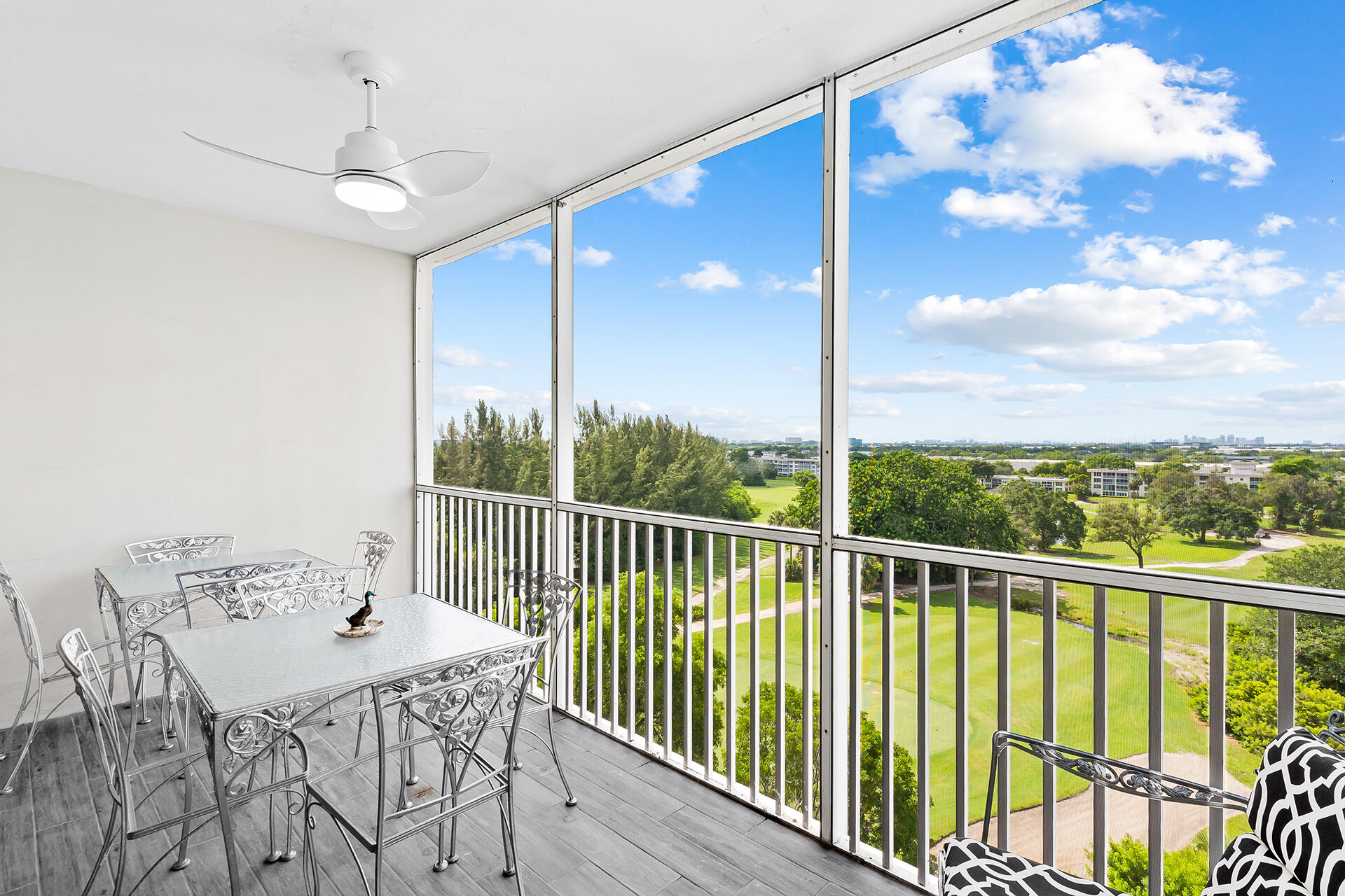 3200 N Palm Aire Drive Unit: 901