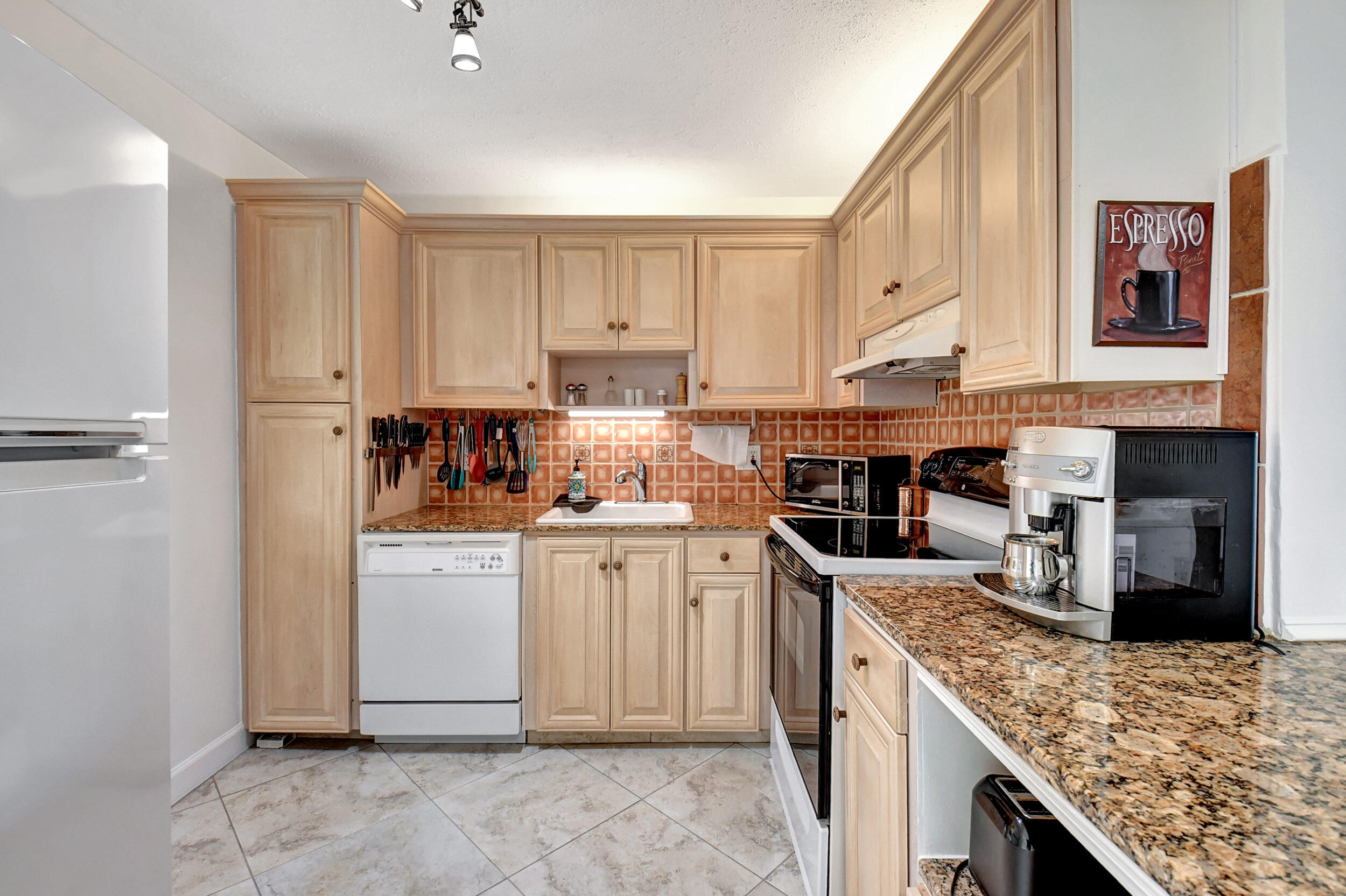 2300 Del Aire Boulevard 204, Delray Beach Unit: 204