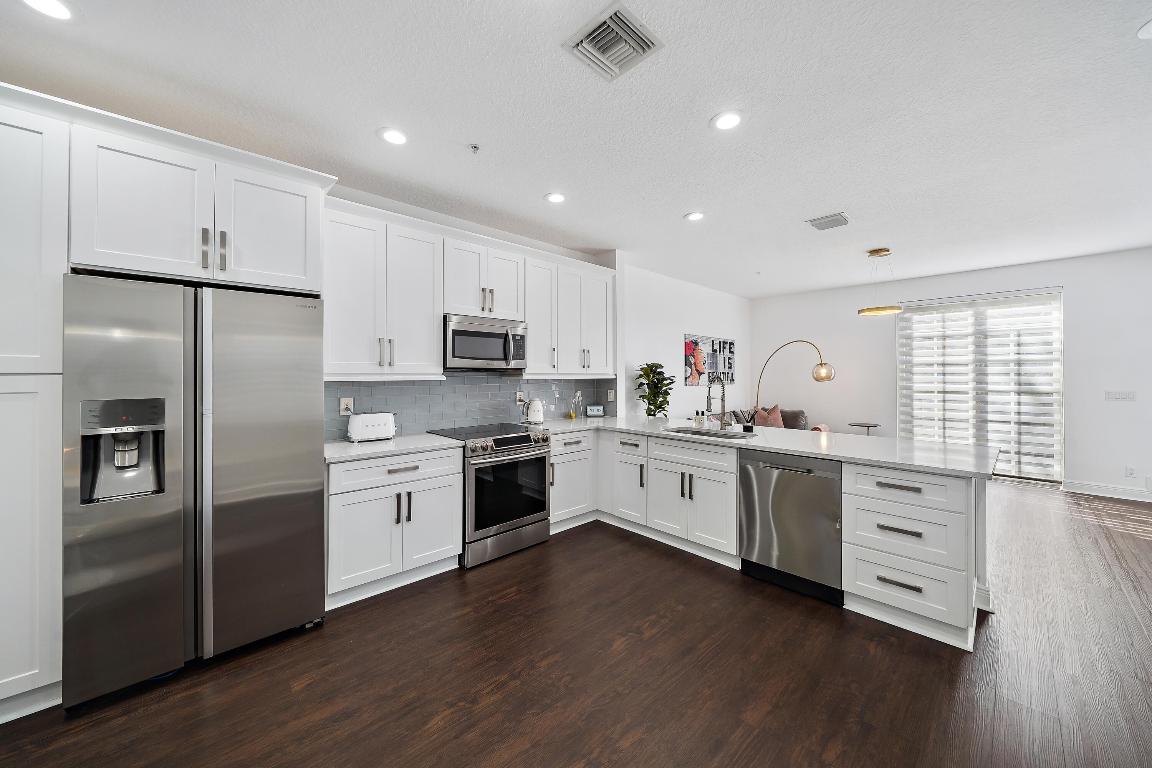 113 W Indian Crossing Circle