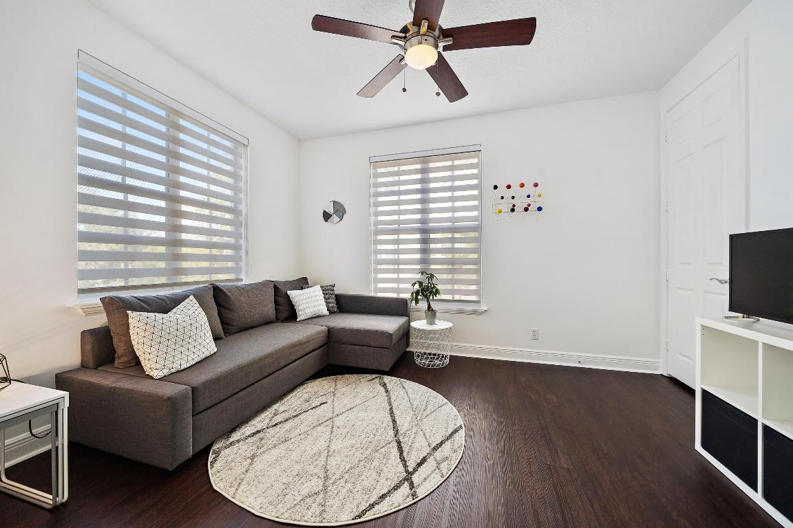 113 W Indian Crossing Circle