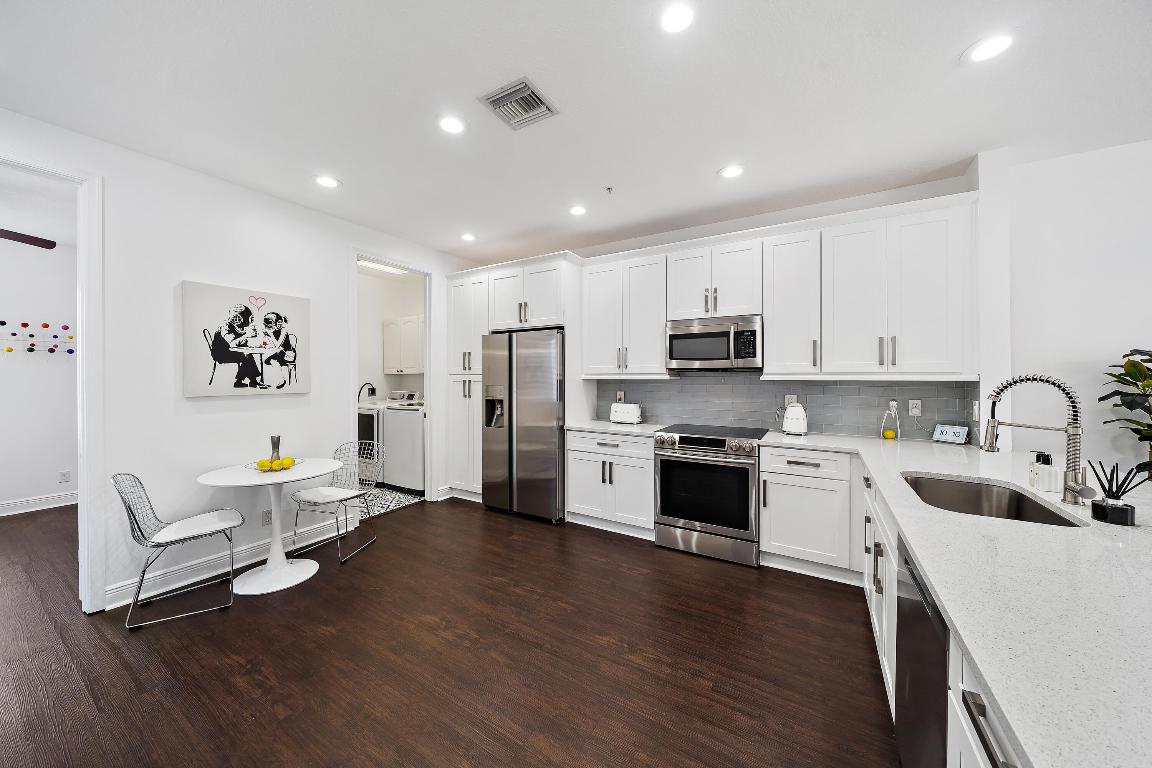 113 W Indian Crossing Circle