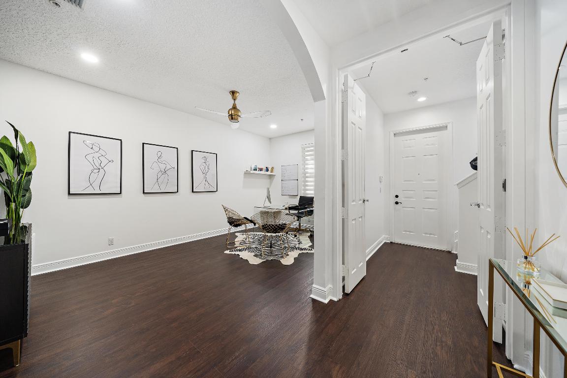 113 W Indian Crossing Circle